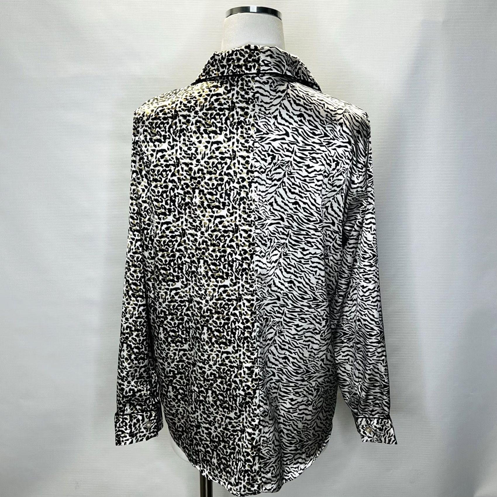 BB Dakota BB Dakota Pajama Top Small Satin Button Up Long Sleeve Animal Print Leopard Zebra Women’s Satin Pajama Top Size S / US 4 / IT 40 - 3 Thumbnail