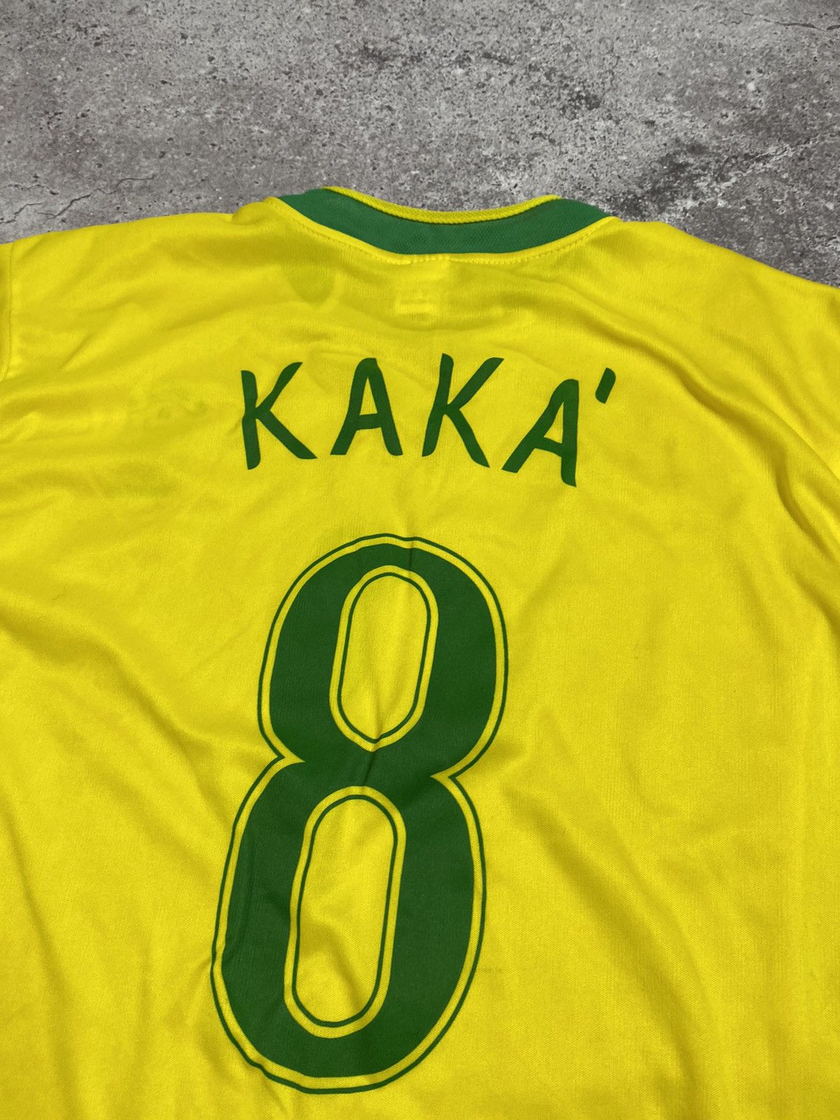 Vintage Vintage KAKA BRASIL #8 jersey Size US L / EU 52-54 / 3 - 10 Thumbnail