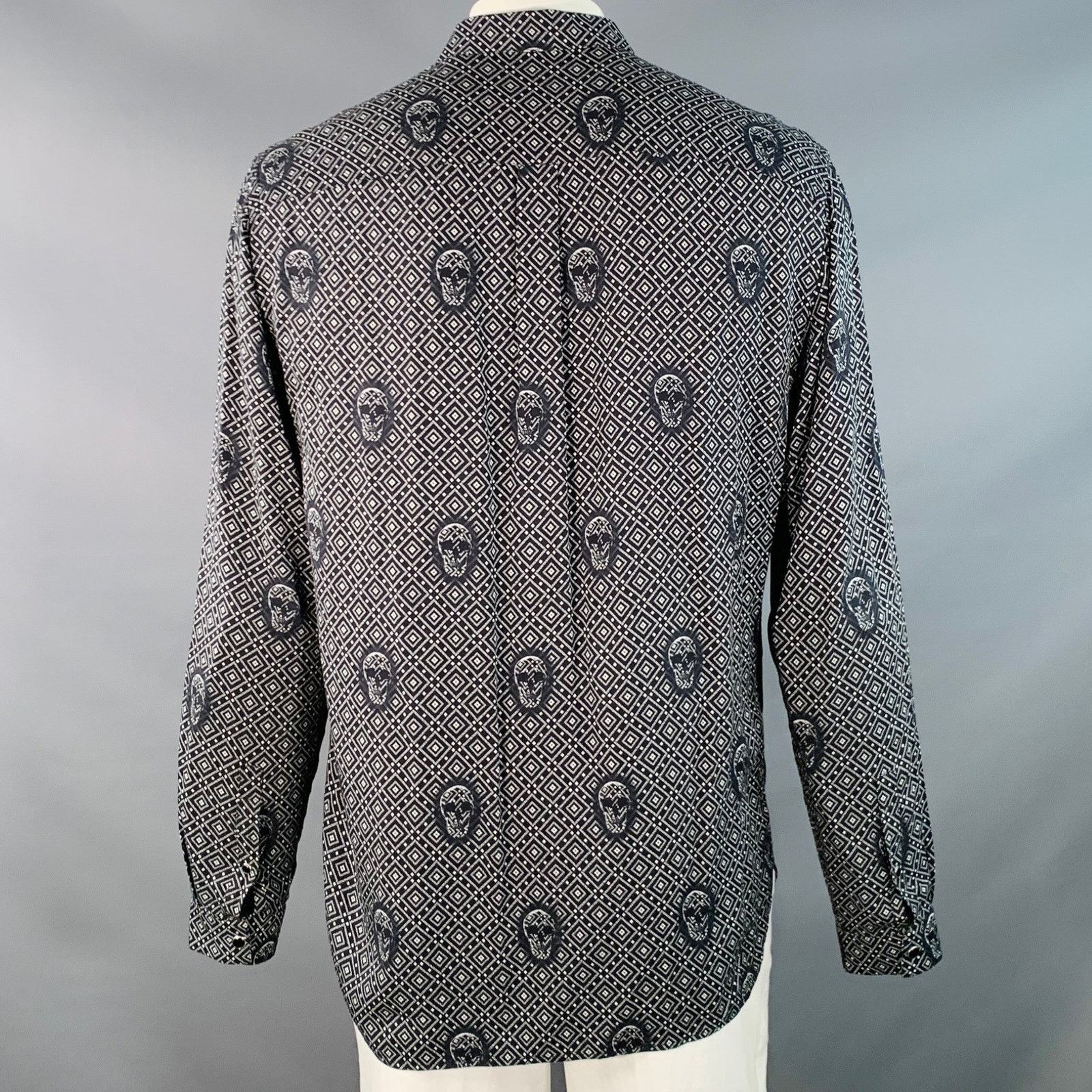 The Kooples Size XL Black White Skulls Viscose Snaps Long Sleeve Shirt Size US XL / EU 56 / 4 - 4 Thumbnail