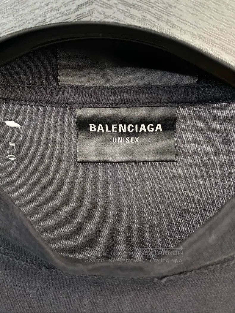 Balenciaga Balenciaga Short-sleeve T-shirt with letter slogan and pho Size US XS / EU 42 / 0 - 6 Thumbnail