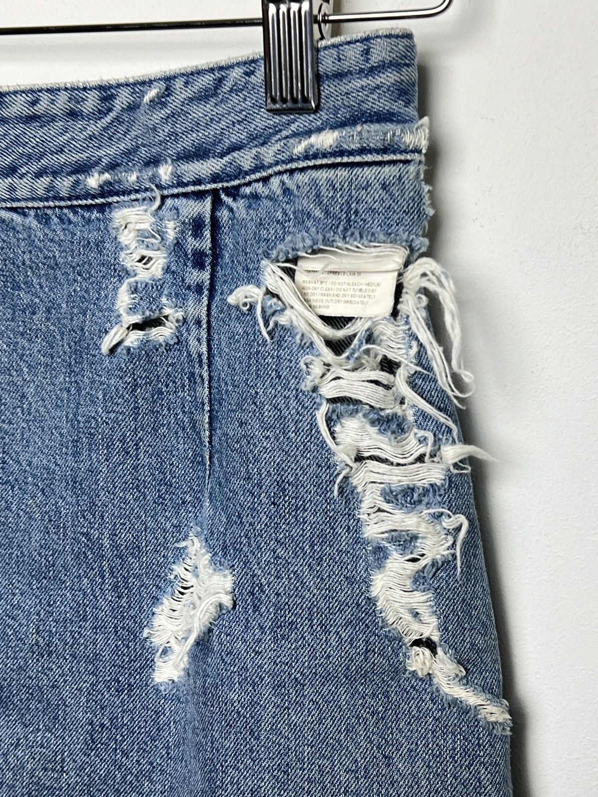 Acne Studios acne y2k denim thrashed skirt Size 26" / US 2 / IT 38 - 8 Thumbnail