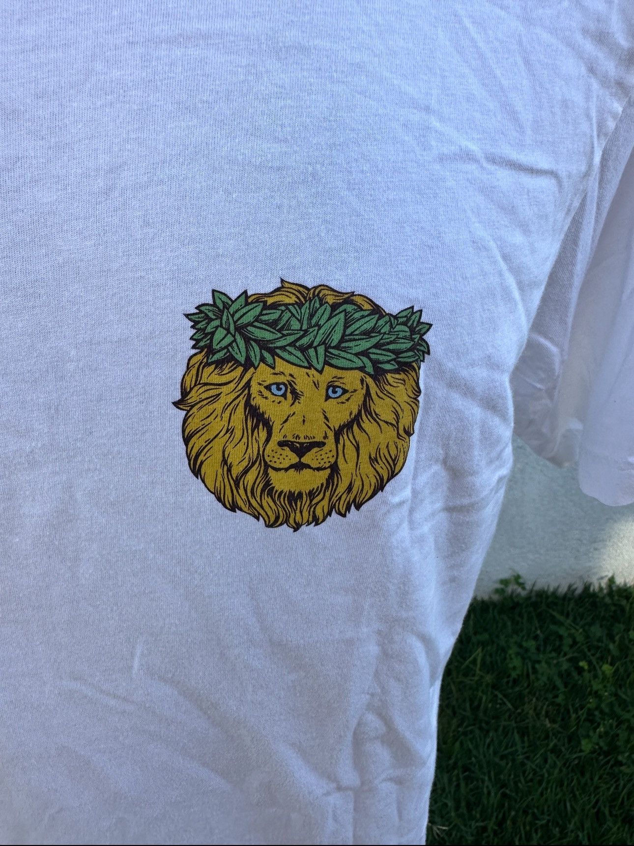 Uniqlo PreOwned Uniqlo UT White T-Shirt Lions Coffee Men's Large Size US L / EU 52-54 / 3 - 3 Thumbnail