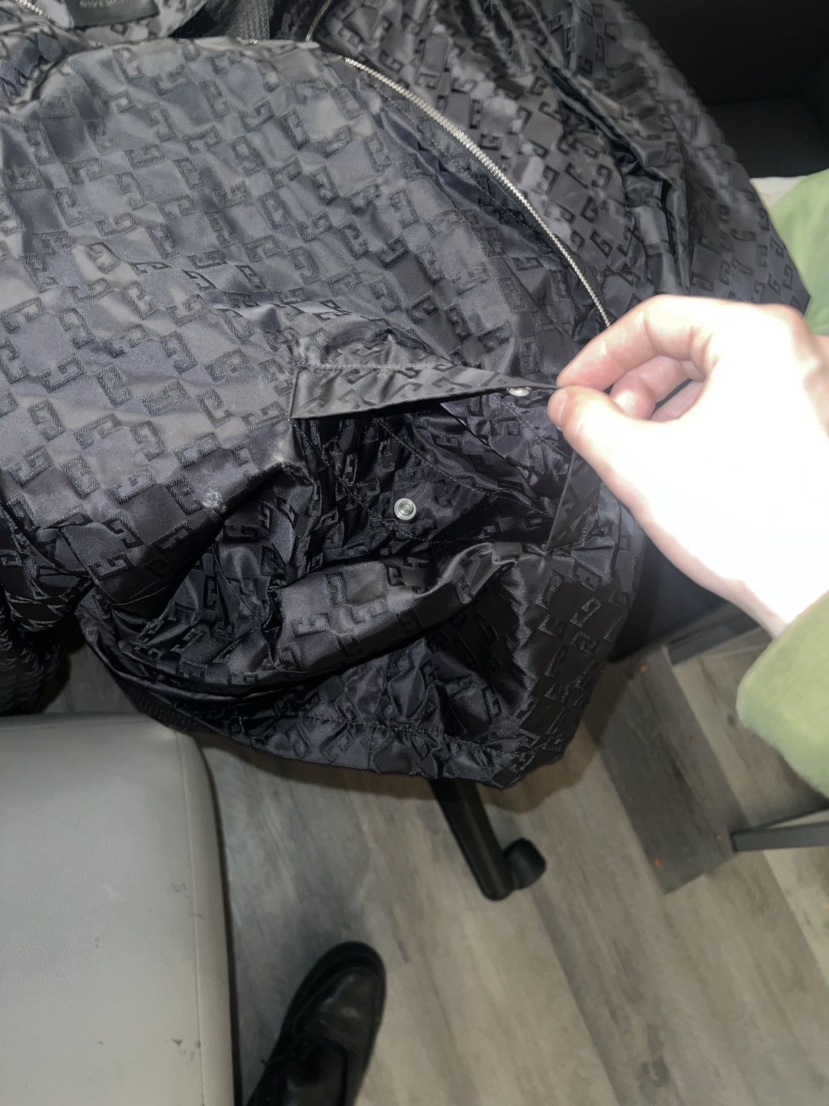 Givenchy Givenchy 4G monogram windbreaker 2024 Size US M / EU 48-50 / 2 - 9 Thumbnail