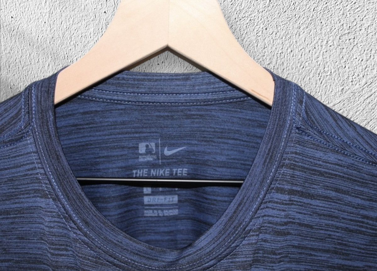 Nike Atlanta Braves Nike Dri-Fit Velocity Practice Shirt Large Size US L / EU 52-54 / 3 - 3 Thumbnail