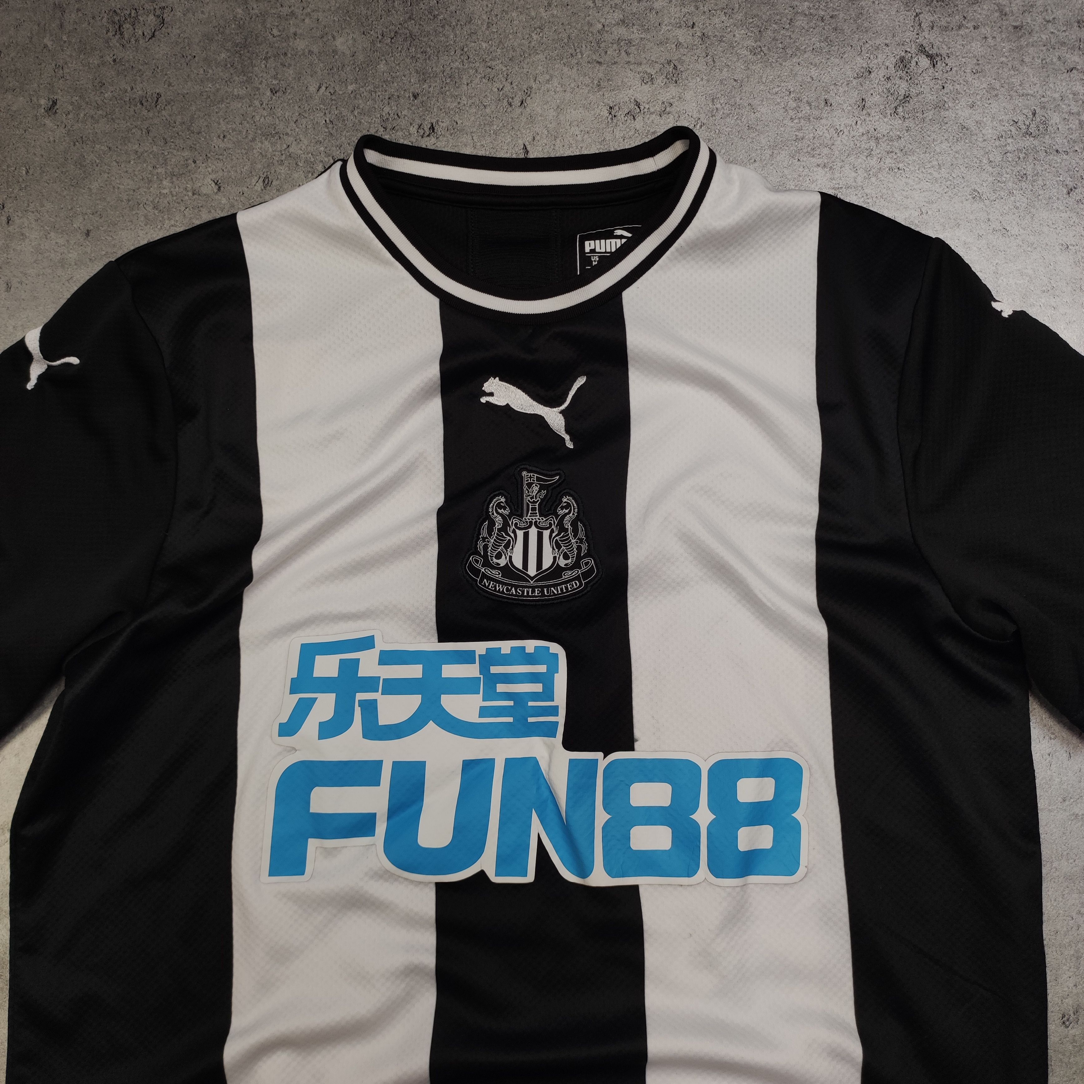 Puma RARE Puma x Football Soccer Newcastle United Home Jersey Size US M / EU 48-50 / 2 - 4 Thumbnail