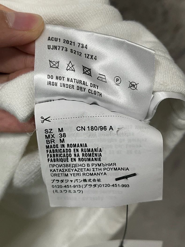 Prada PradaWhite embossed letter logo short sleeves 2503-Nextarro Size US M / EU 48-50 / 2 - 7 Thumbnail