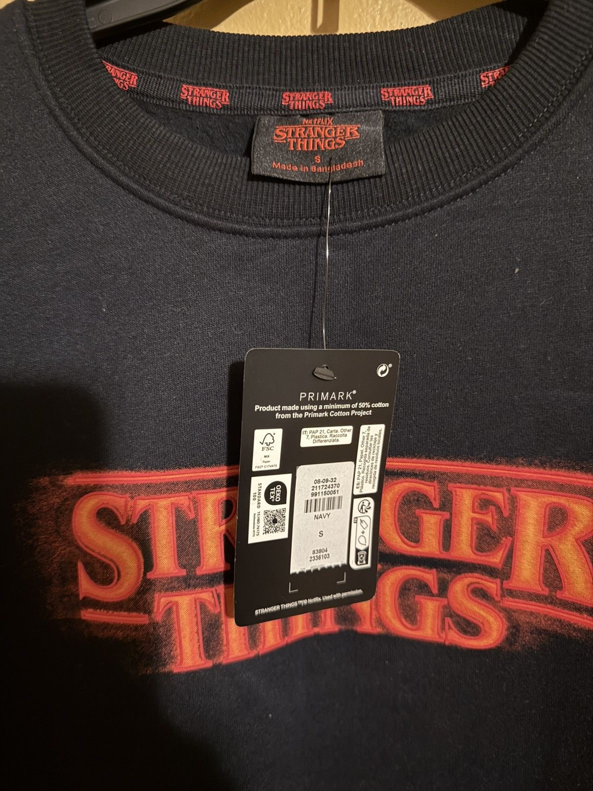 Primark Primark Black and Red Stranger Things Crewneck Sweater sm Size US M / EU 48-50 / 2 - 3 Thumbnail