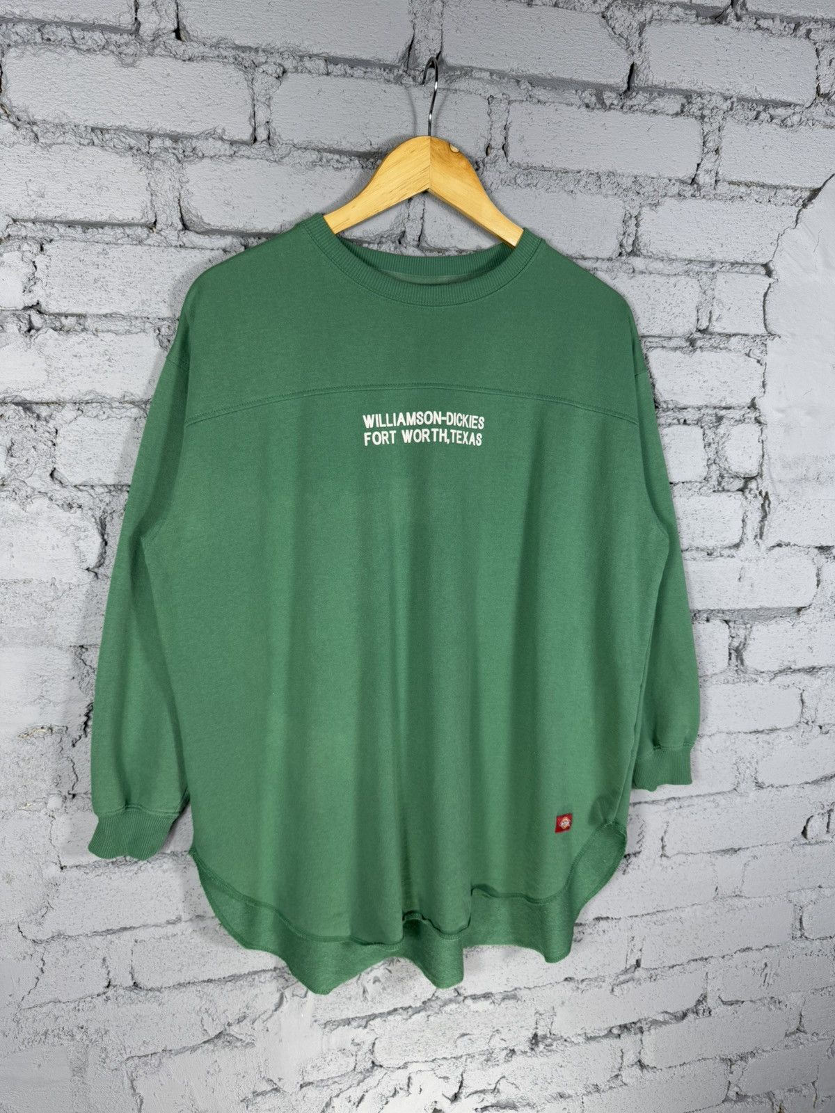 Dickies Vintage Dickies Backhit Big Logo Basic Sweatshirt Size US L / EU 52-54 / 3 - 3 Thumbnail