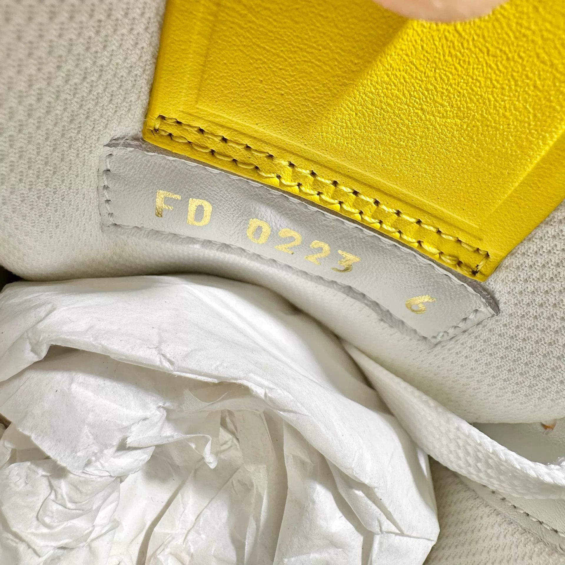 Louis Vuitton Louis Vuitton Trainer White Yellow Embossed UK6/40 BNIB Size US 7 / EU 40 - 6 Thumbnail