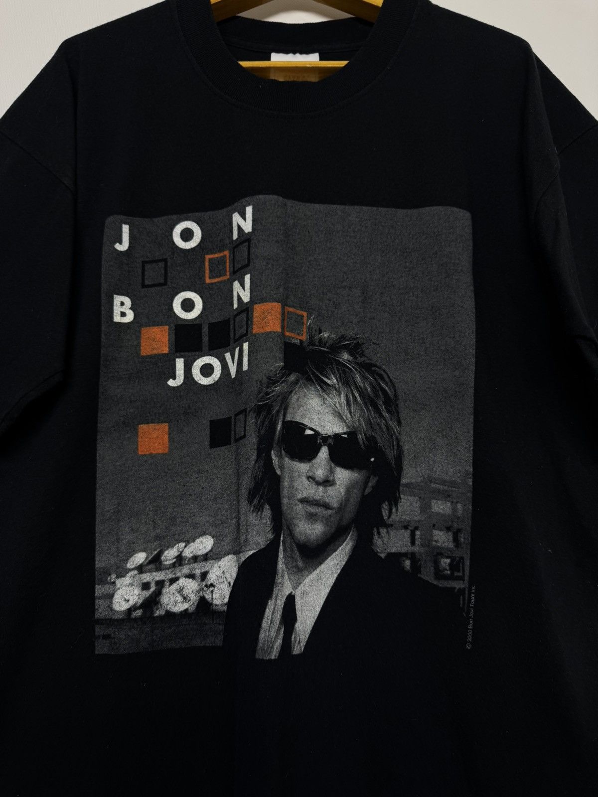 Vintage Vintage Bon Jovi 2000 year tour t-shirt Size US M / EU 48-50 / 2 - 1 Thumbnail