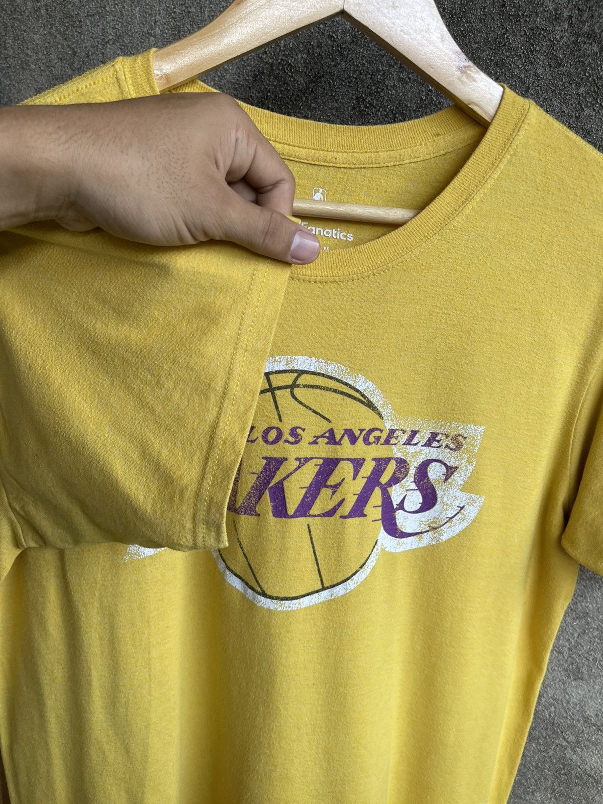 NBA 🔥LOS ANGELAS NBA LAKERS🔥Big logo Tshirt Size US M / EU 48-50 / 2 - 2 Thumbnail