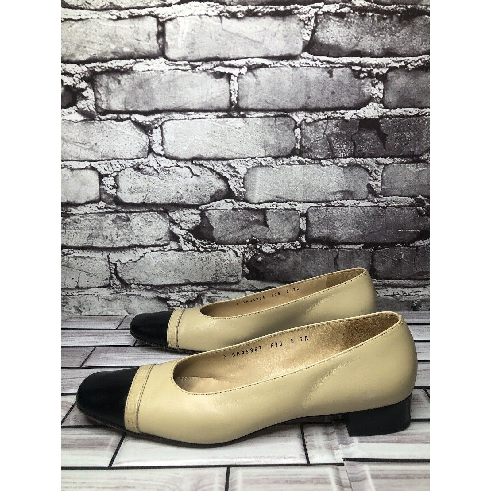 Salvatore Ferragamo Salvatore Ferragamo Marissa Nude Leather Black Cap Toe Pumps Size US 8.5 / IT 38.5 - 9 Thumbnail