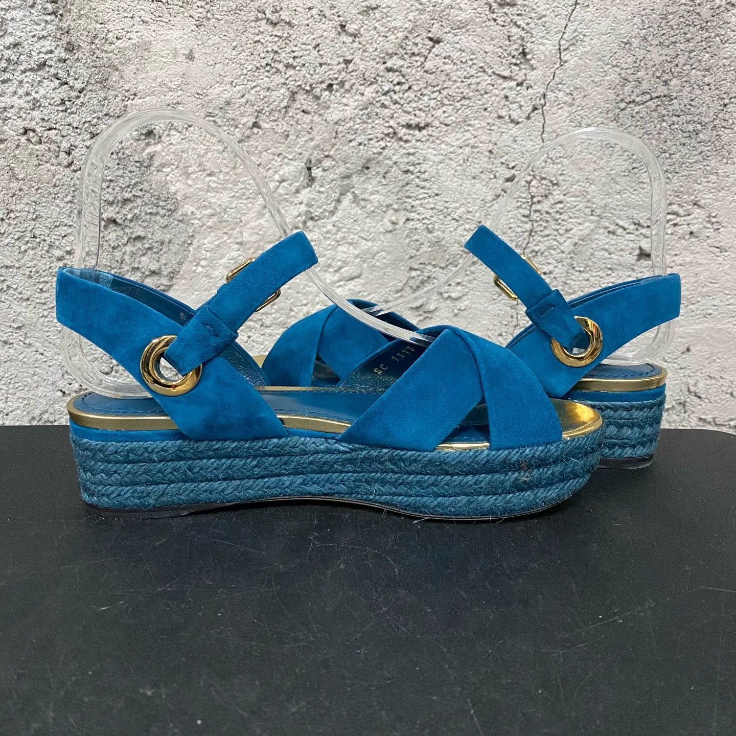 Louis Vuitton LV new women's sandals 36 Size US 5.5 / IT 35.5 - 4 Thumbnail