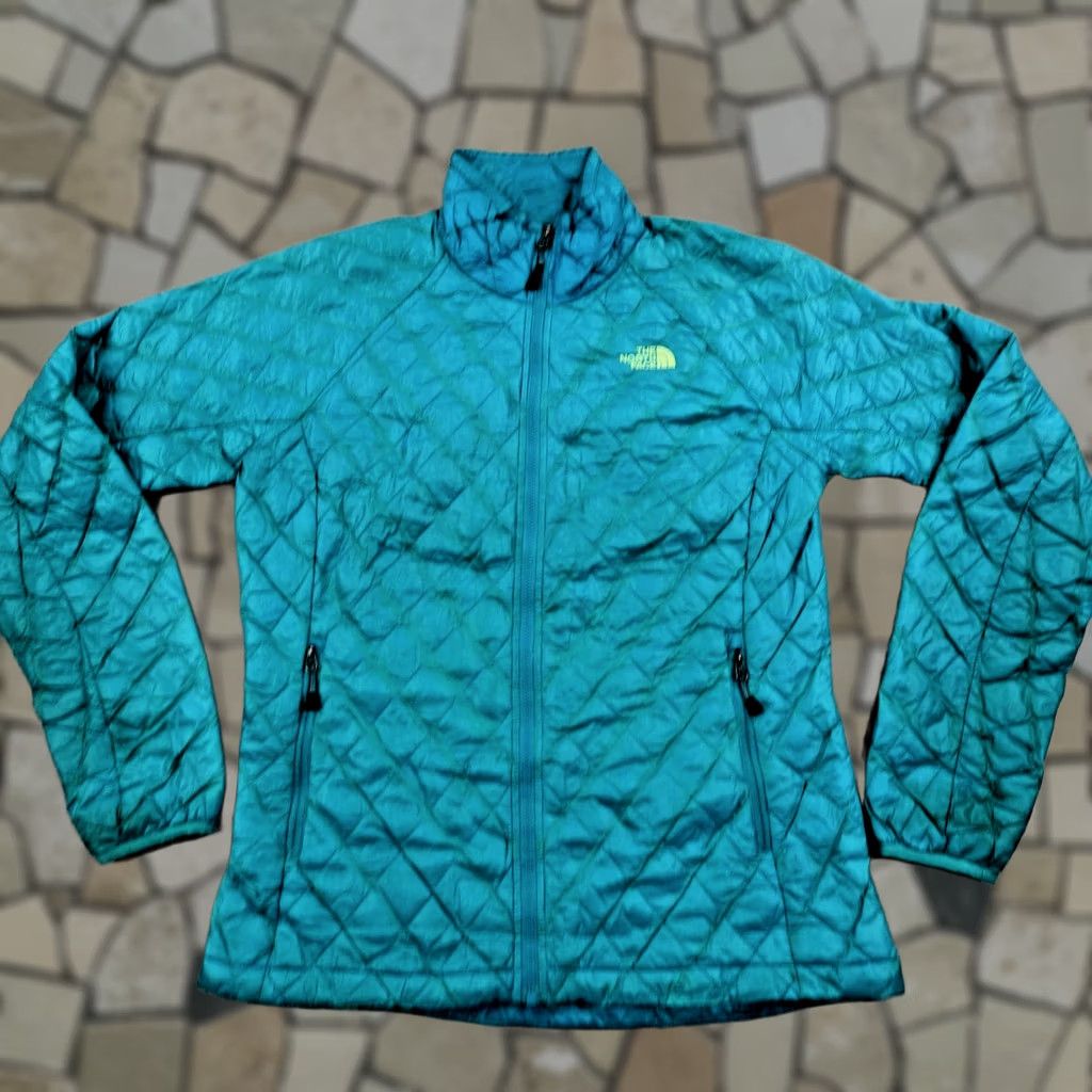 The North Face Item Specifications: Brand: Nike Size S / US 4 / IT 40 - 1 Thumbnail