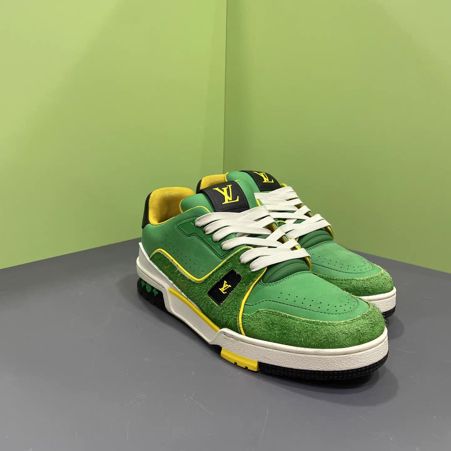 Louis Vuitton LOUIS VUITTON LV Trainer #54 Yellow Green Oregon K15 Size US 8 / EU 41 - 3 Thumbnail