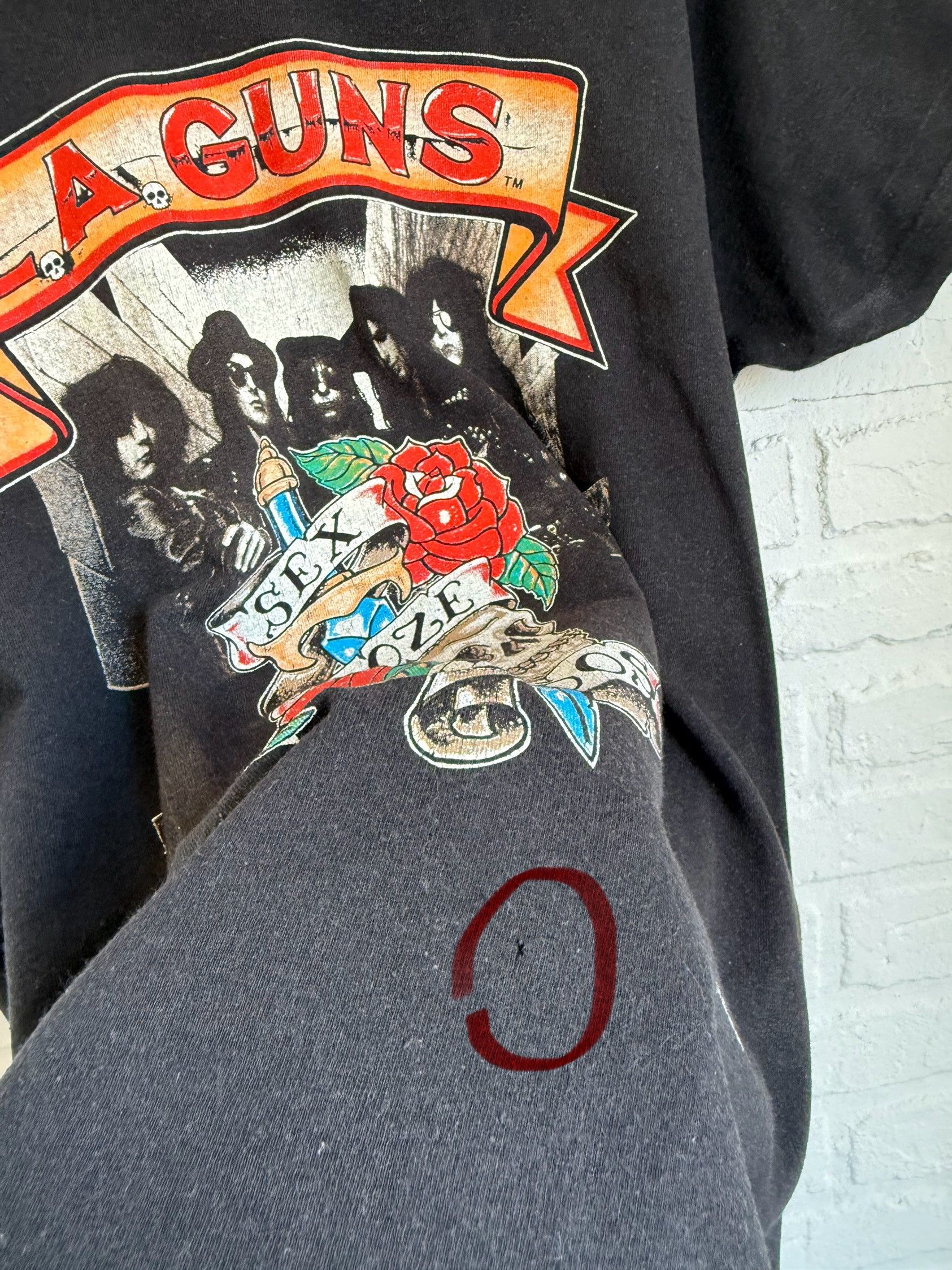 Band Tees × Vintage Vintage 1989 L.A. guns Cocked and Loaded tour 89-90 tee Size US L / EU 52-54 / 3 - 5 Thumbnail
