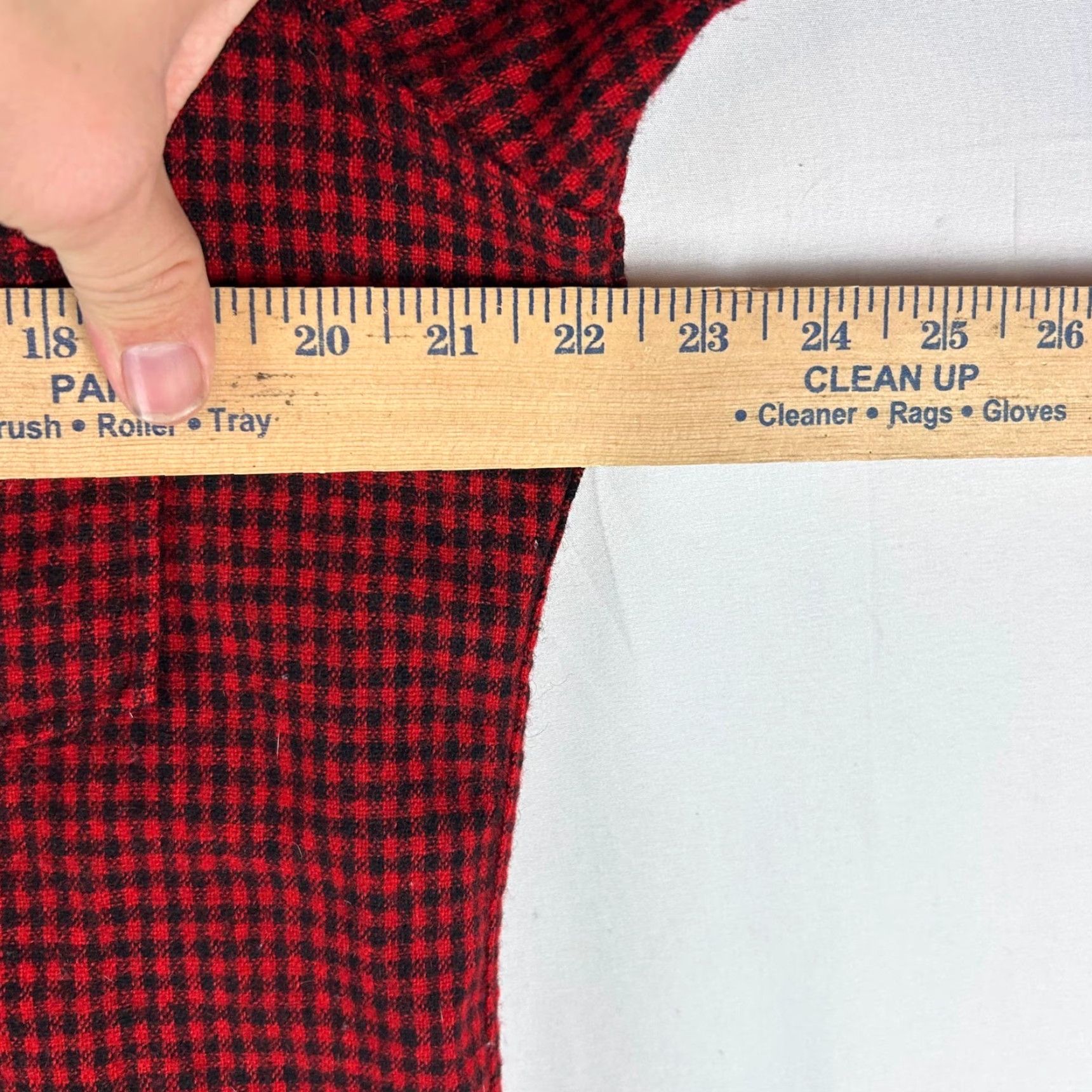 Vintage VINTAGE Woolrich Flannel Shirt Mens L Red Black Micro Check Wool Blend Made USA Shirt Mens L Red Black Micro Check Wool Blend Made USA Size US L / EU 52-54 / 3 - 7 Thumbnail