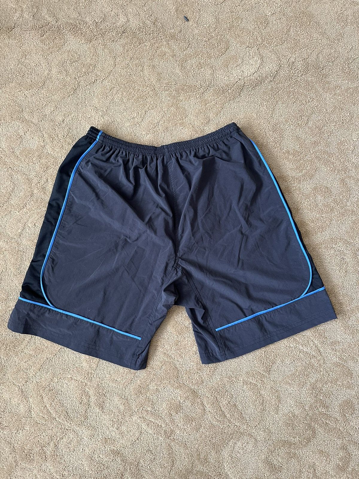 Bape × Vintage Bape Very Ape Shorts Size US 36 / EU 52 - 2 Thumbnail