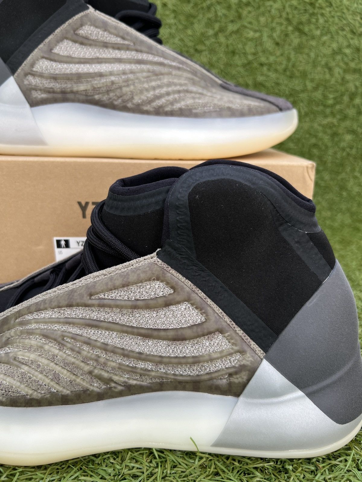 Adidas × Yeezy adidas Yeezy Quantum Barium Size US 6.5 / EU 39-40 - 2 Thumbnail