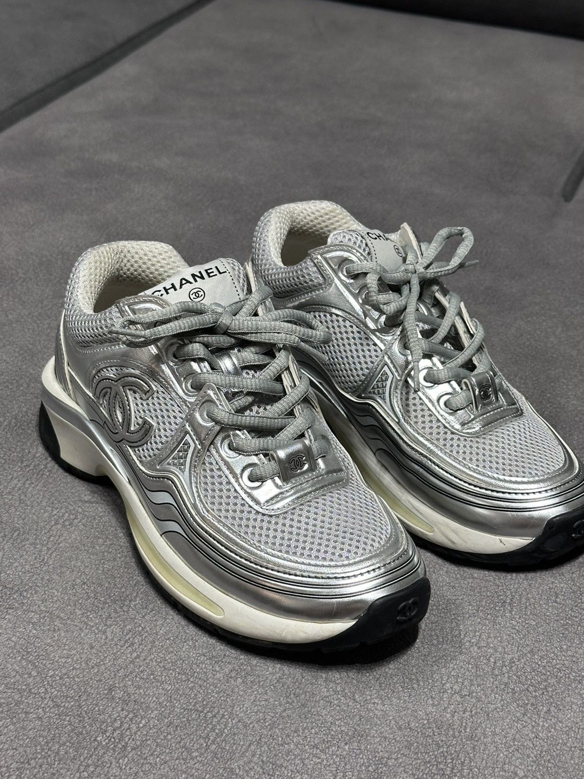 Chanel CHANEL CC LOGO TRAINER Size US 5 / IT 35 - 1 Thumbnail