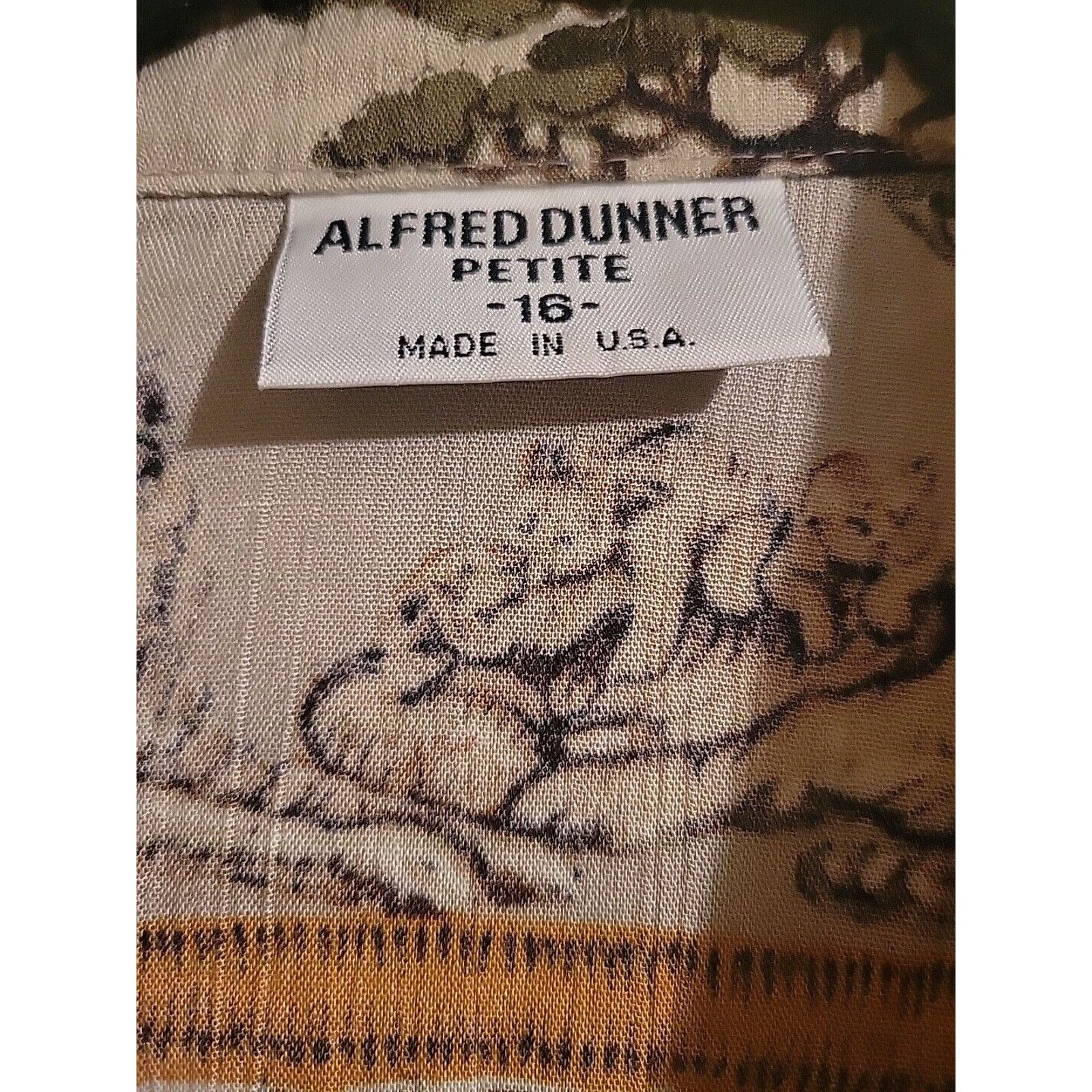 Other Alfred Dunner Short Sleeve Exotic Print Blouse Button Shirt Size XXL / US 16-18 / IT 52-54 - 2 Thumbnail