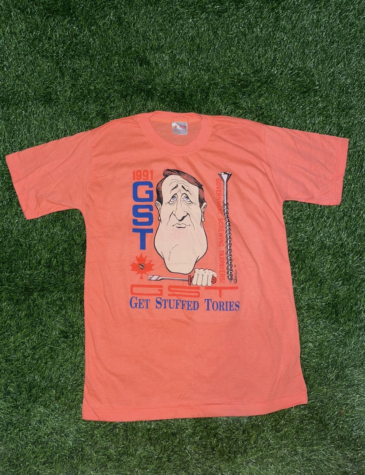 Vintage Vintage 1991 GST government Tee Shirt Size Medium Size US M / EU 48-50 / 2 - 1 Thumbnail
