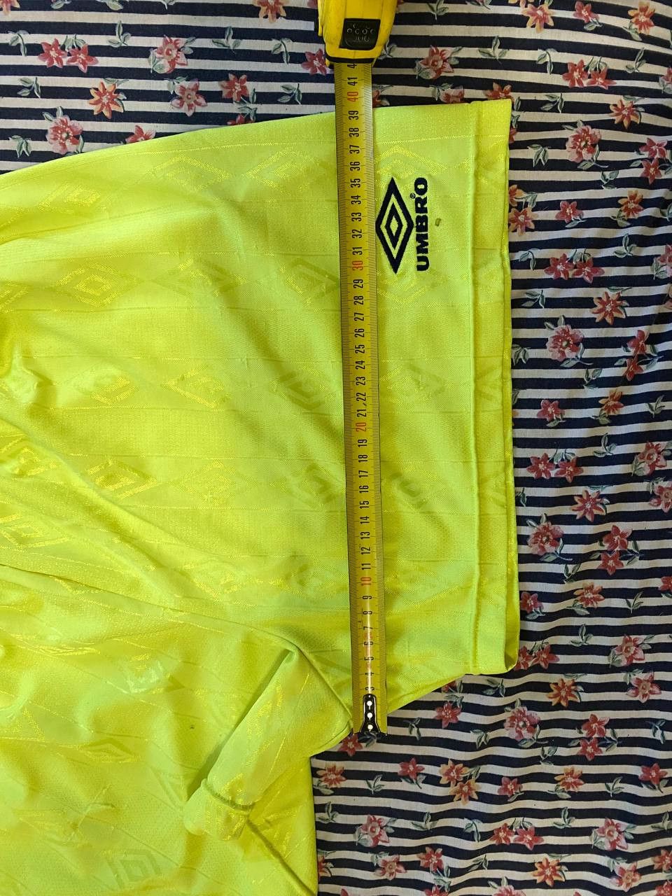 Umbro Vintage Umbro Y2K Logo Shorts Size XXL Size US 40 / EU 56 - 11 Thumbnail