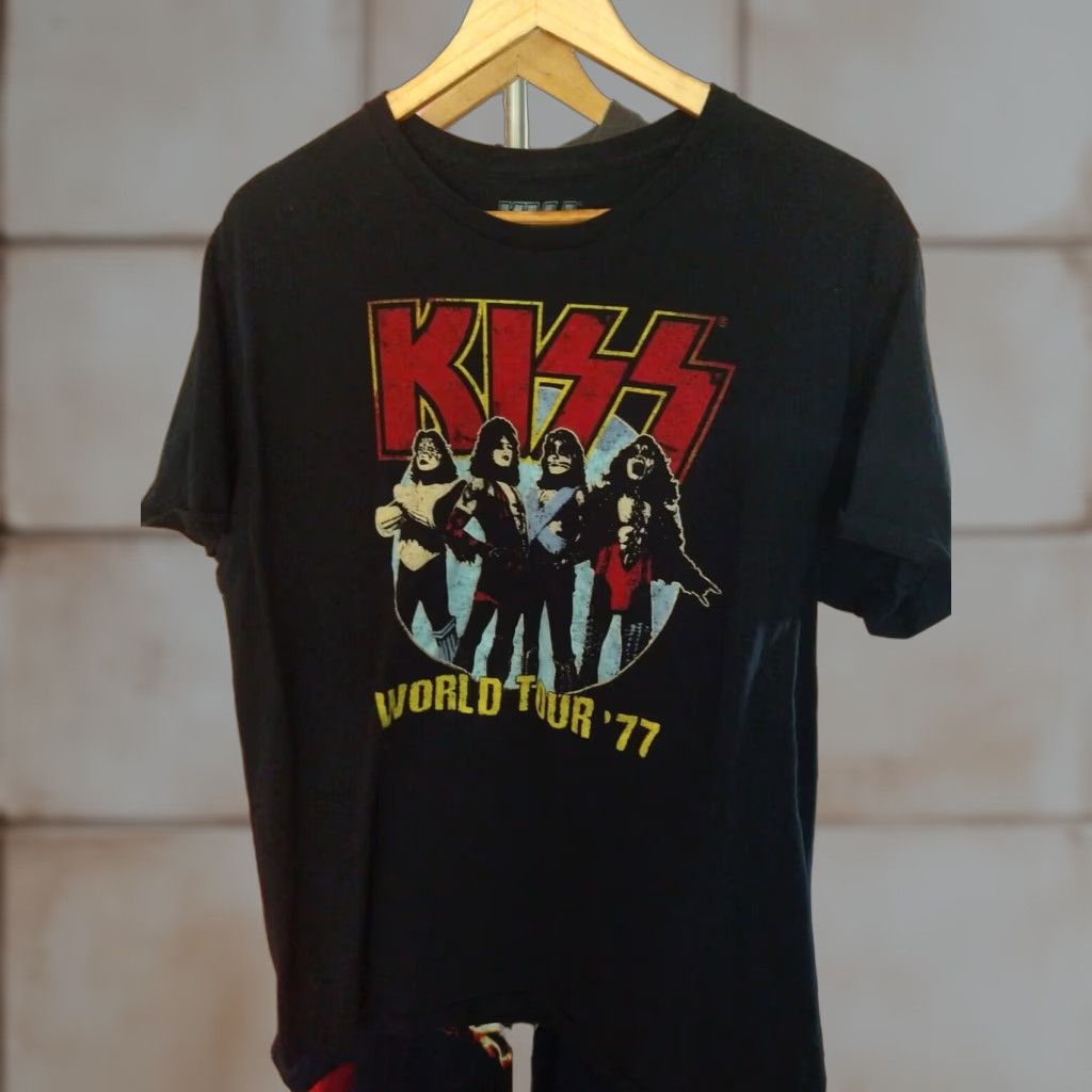 Vintage VINTAGE Kiss T-shirt Reprint World Tour 77 Size XL Black Men Short Sleeve Rock T-Shirt Size US XL / EU 56 / 4 - 1 Thumbnail