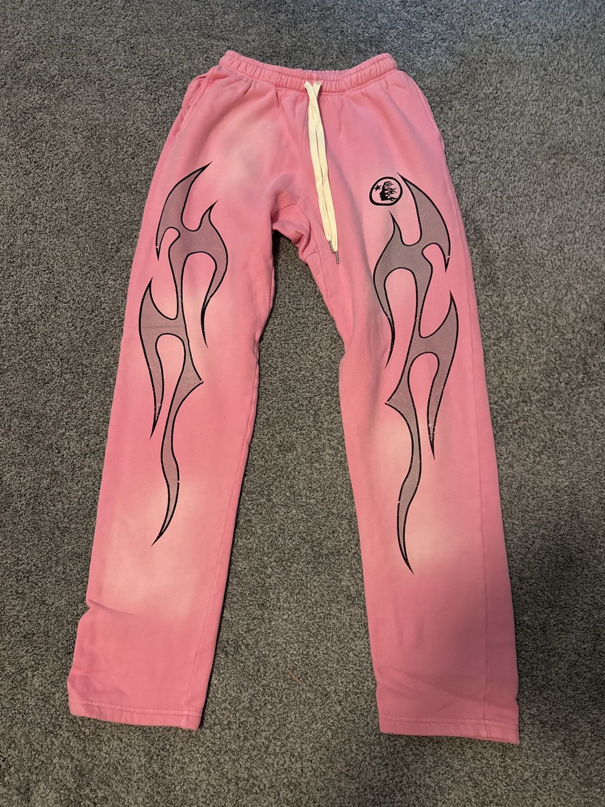 HELLSTAR Crazy Limited Hellstar Pink Grey Flame Sweats size Medium Size US 33 - 2 Thumbnail