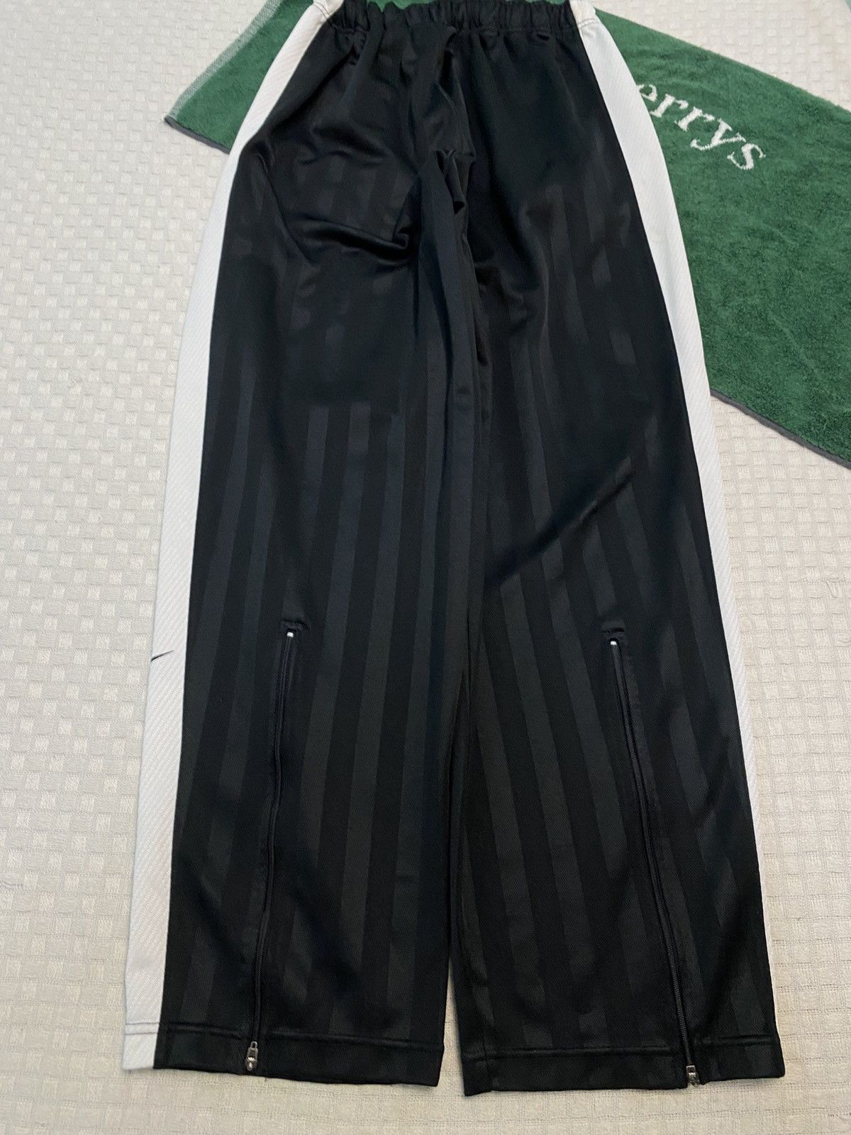 Carhartt Wip × Nike 💥 VINTAGE NIKE SUPER BAGGY 90S WIDE LEG TRACK PANTS Y2K Size US 30 / EU 46 - 9 Thumbnail