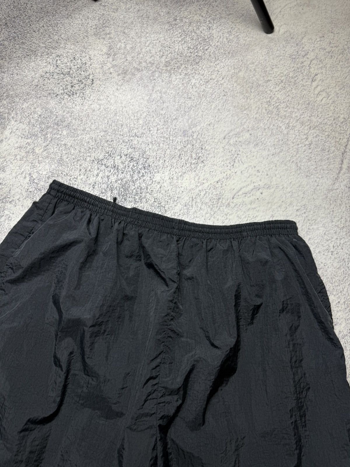 Nike Vintage Nike Nylon Shorts Y2K Size US 34 / EU 50 - 2 Thumbnail