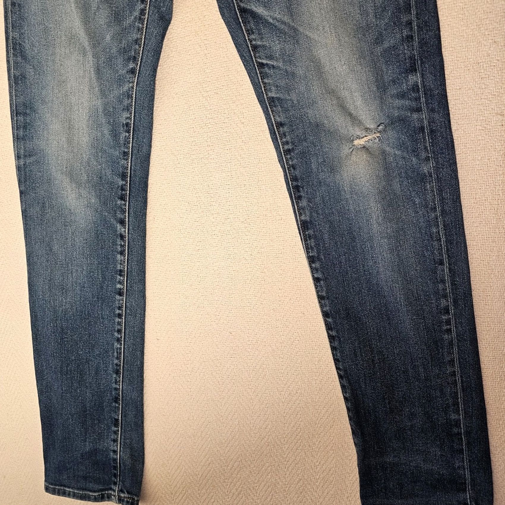 Uniqlo UNIQLO Jeans Men's 31x34 Blue Medium Wash Distressed Cotton Stretch Jeans Slim Straight 5-Pocket Denim Belt Loops Vintage No Size US 31 - 2 Thumbnail