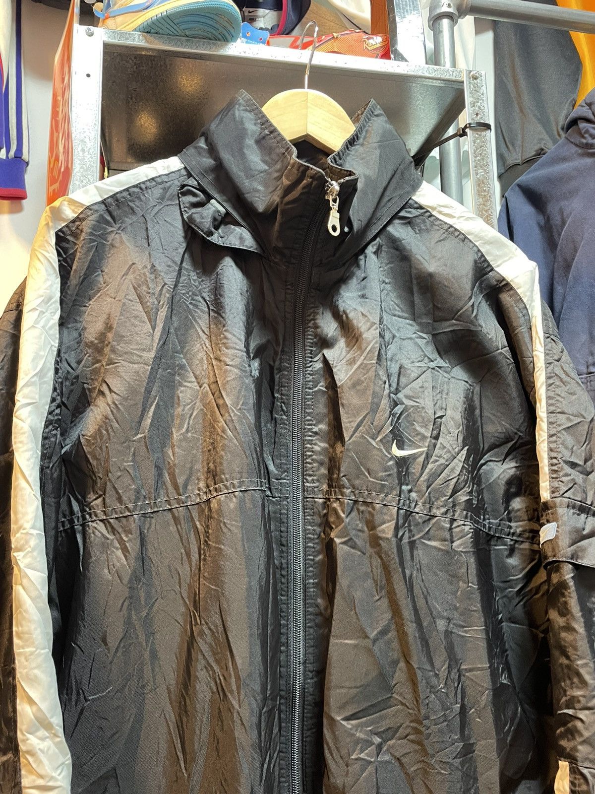 Nike Vintage Nike Windbreaker Jacket Size US XL / EU 56 / 4 - 2 Thumbnail