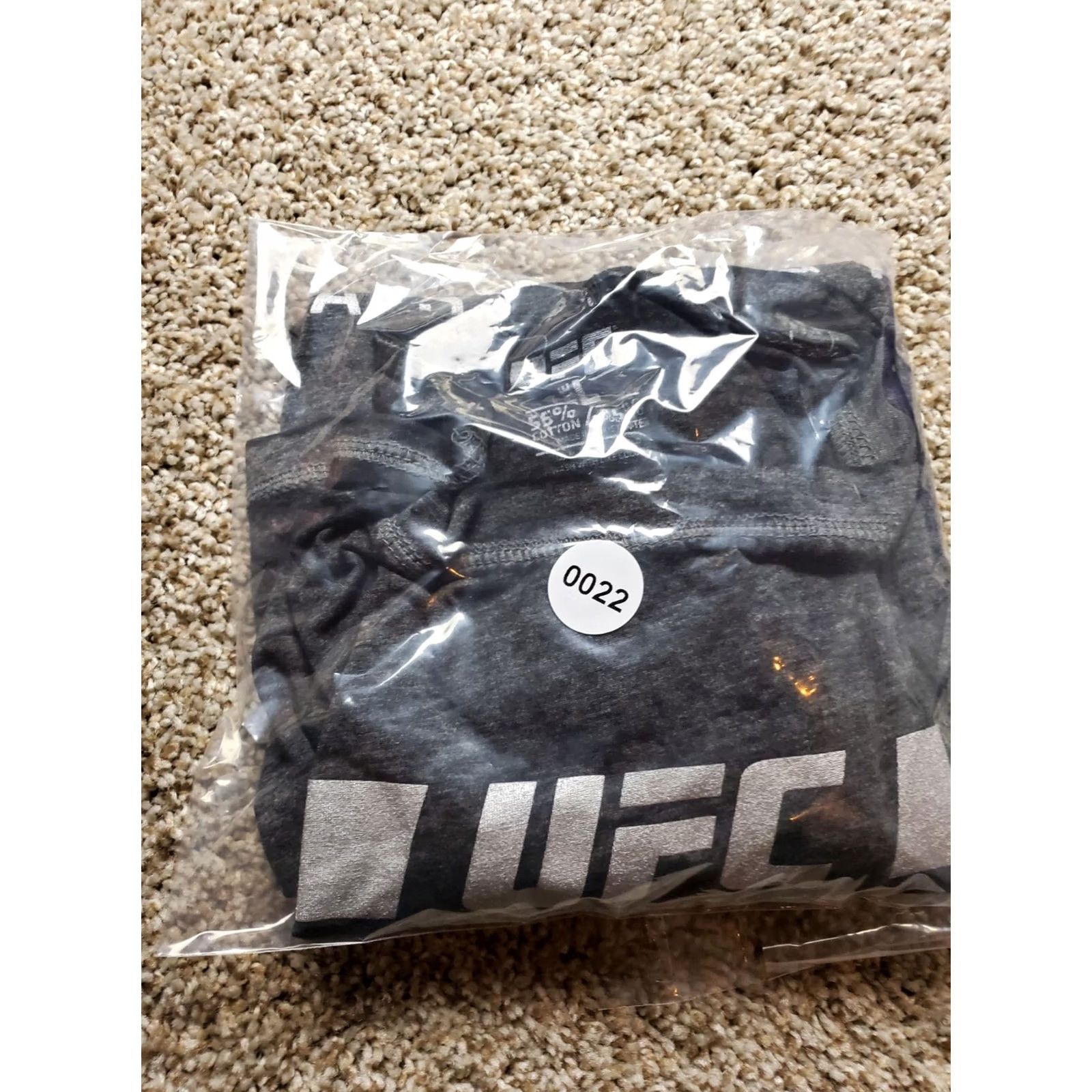 UFC UFC 276 T Shirt UFC Gray Short Sleeve Logo Crew Neck Large Mens Localized Sports Size US L / EU 52-54 / 3 - 8 Thumbnail