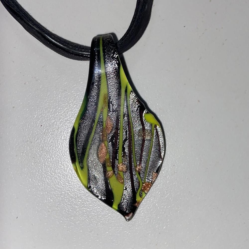 Designer Silver/Green Blown Glass Necklace Size ONE SIZE - 2 Thumbnail