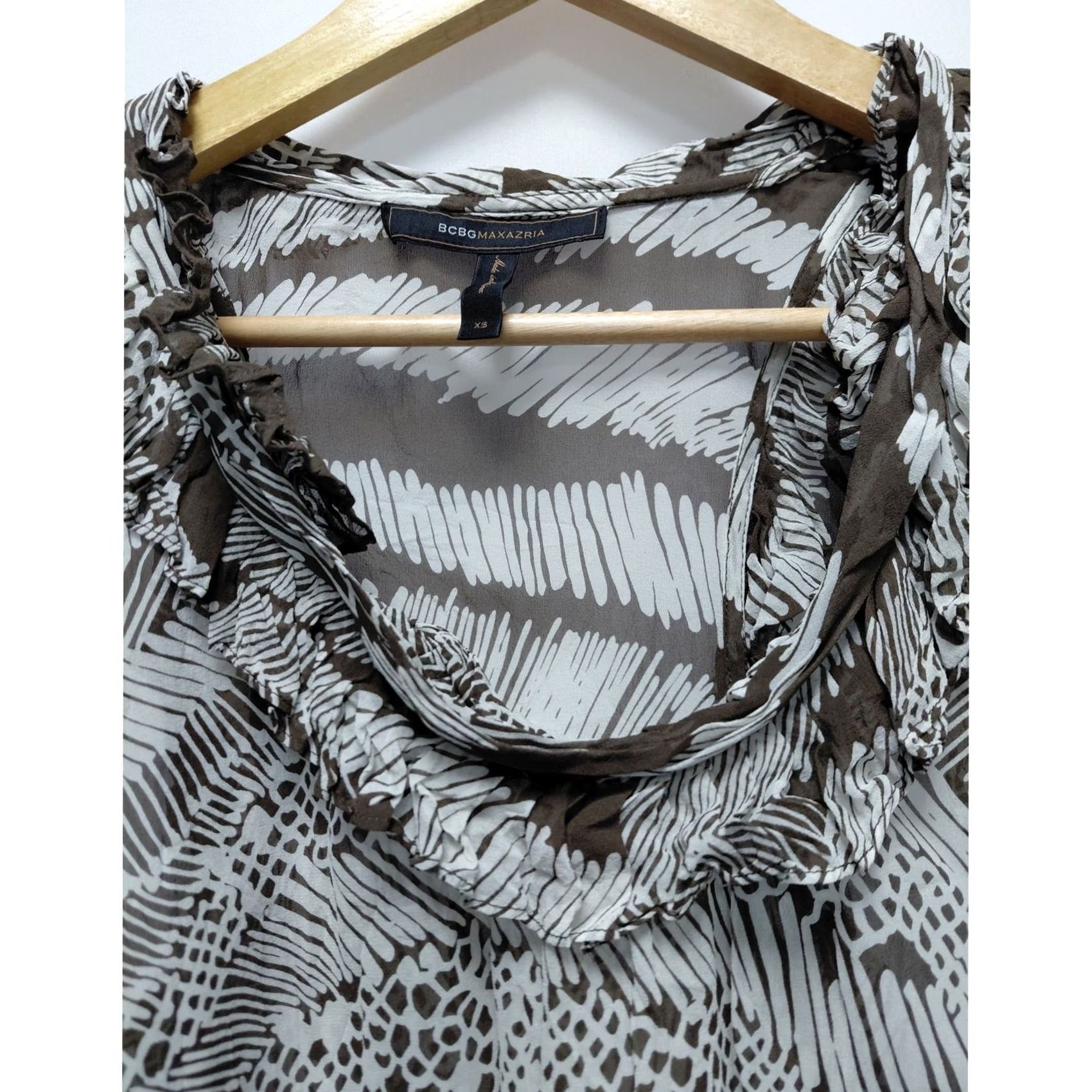 Bcbgmaxazria BCBGMAXAZRIA Blouse Sleeveless Abstract Animal Print Ruffle Trim Taupe XS Womens Top | High-Low Hem Semi-Sheer Lightweight Camisole Shirt Size XS / US 0-2 / IT 36-38 - 2 Thumbnail