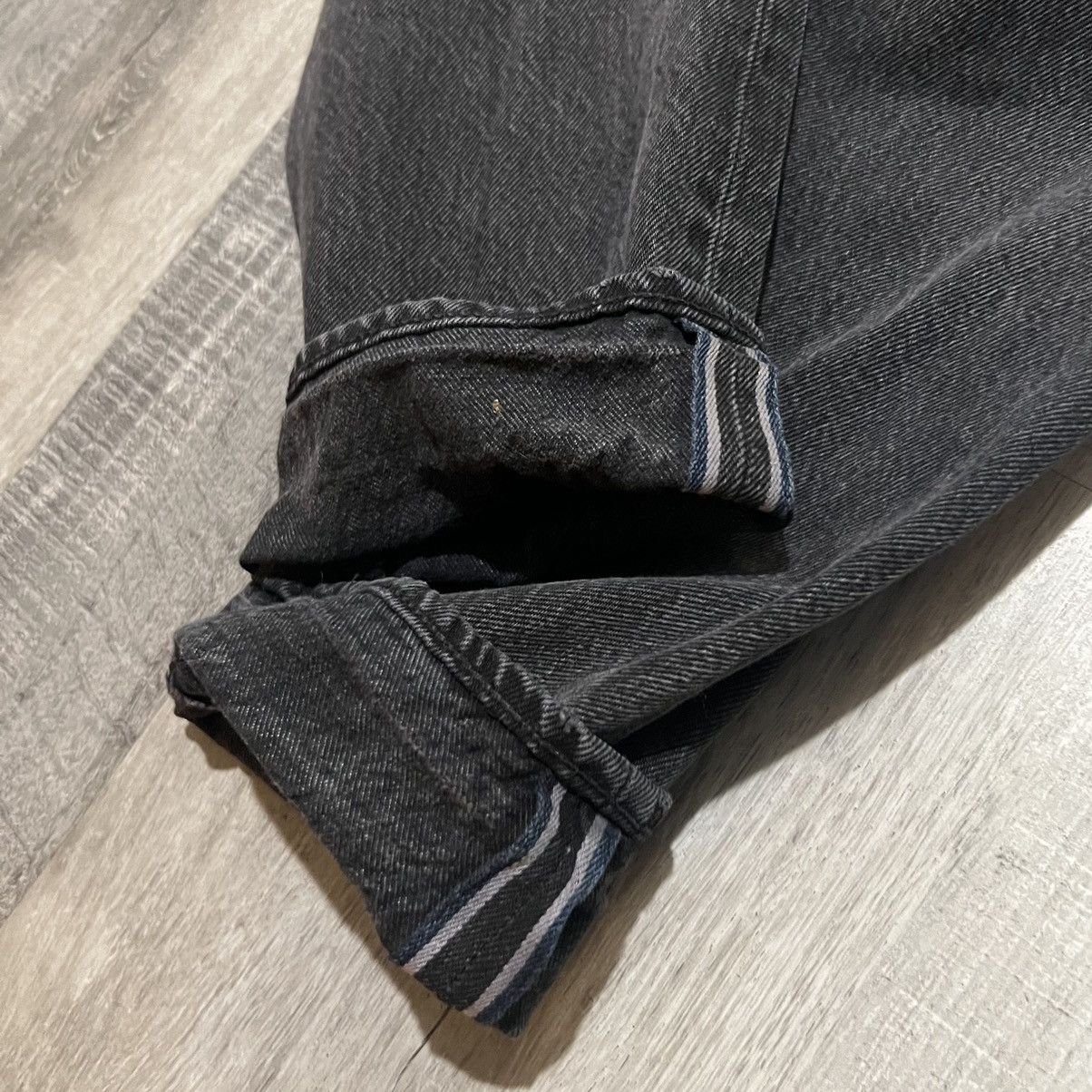Levi's Vintage Clothing Levis 501 Black Selvedge LVC Straight Rocker Grunge Jeans Size 27" / US 4 / IT 40 - 4 Thumbnail