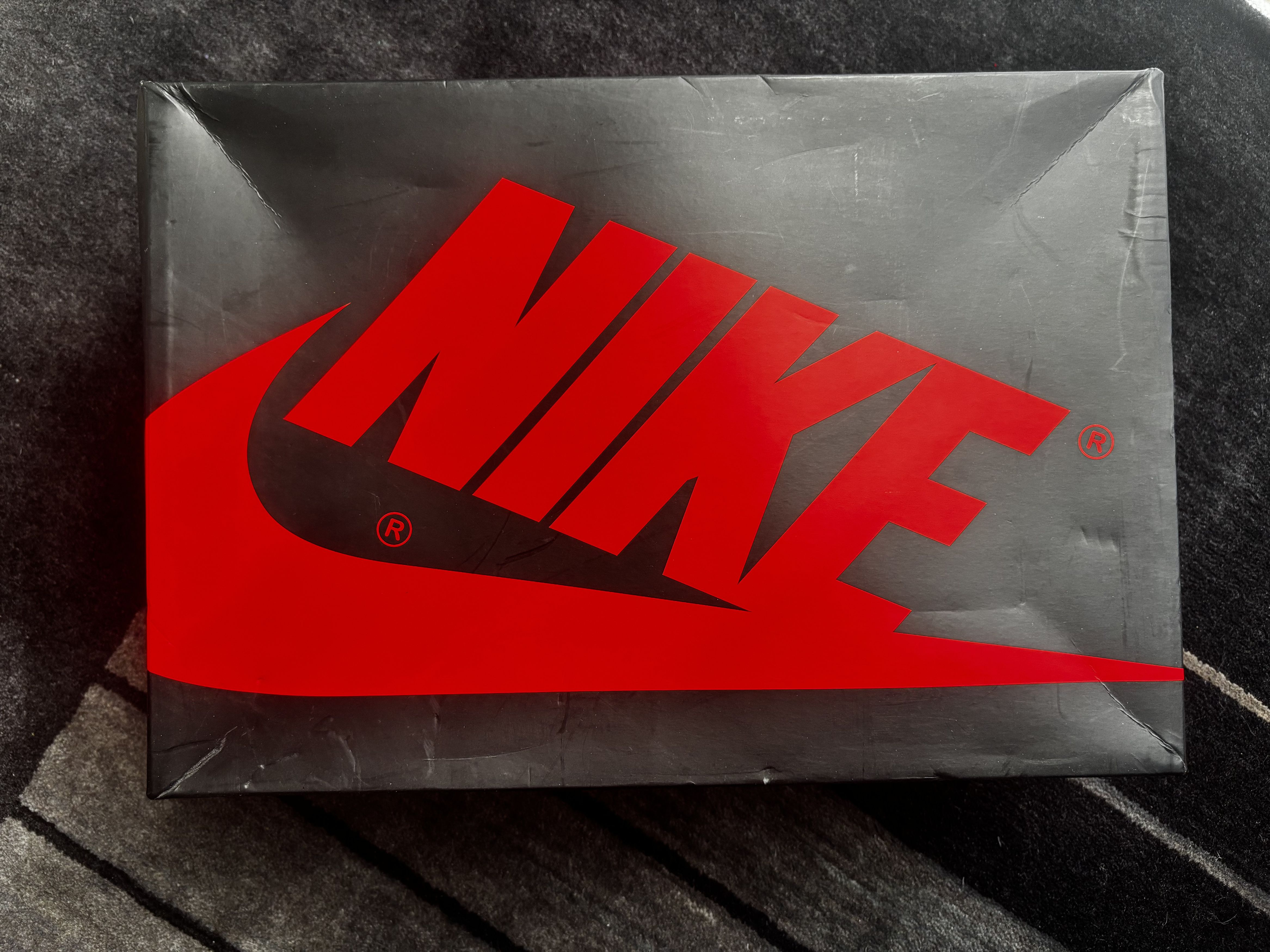 Jordan Brand Nike Air Jordan 1 Retro High OG Shadow 2018 US10.5/EU44.5 Size US 10.5 / EU 43-44 - 4 Thumbnail