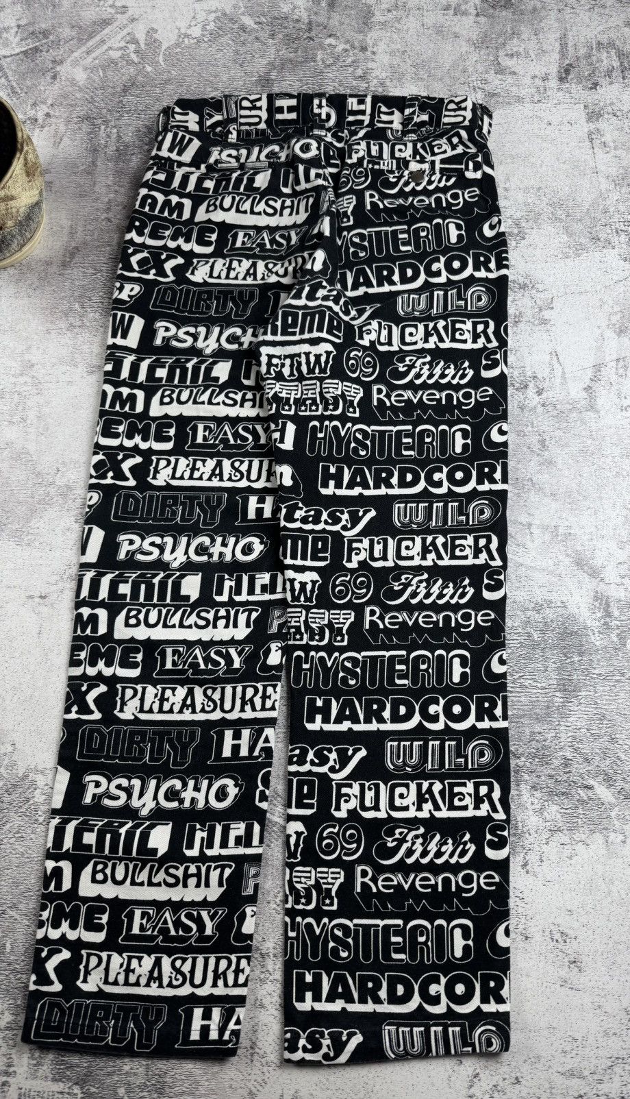 Hysteric Glamour × Supreme HYSTERIC GLAMOUR X SUPREME Text Work Black Monogram Straight Trousers Pants Size US 30 / EU 46 - 4 Thumbnail