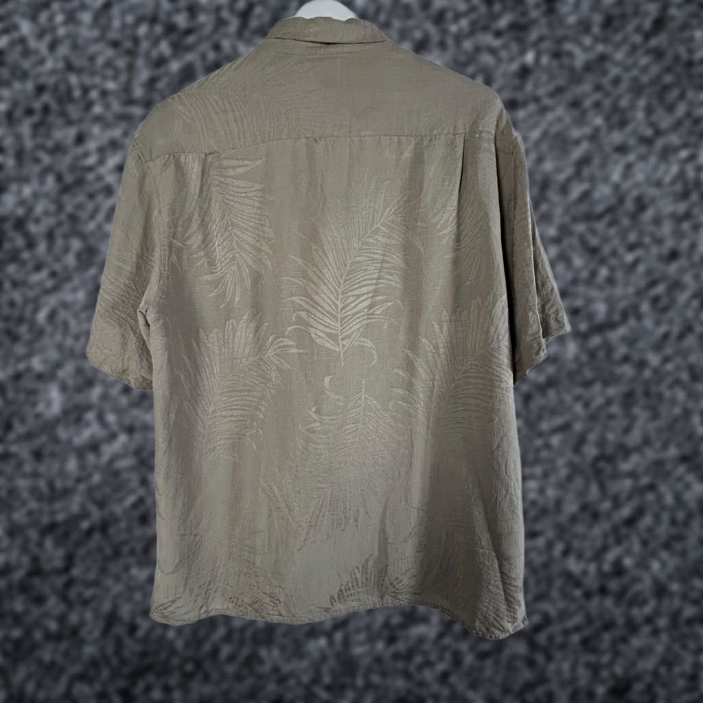 Vintage VINTAGE Silk Mens Large Short-Sleeve Button-Up Shirt Leaf Pattern Beige/Blue 90s Hawaiian Retro Size US L / EU 52-54 / 3 - 1 Thumbnail