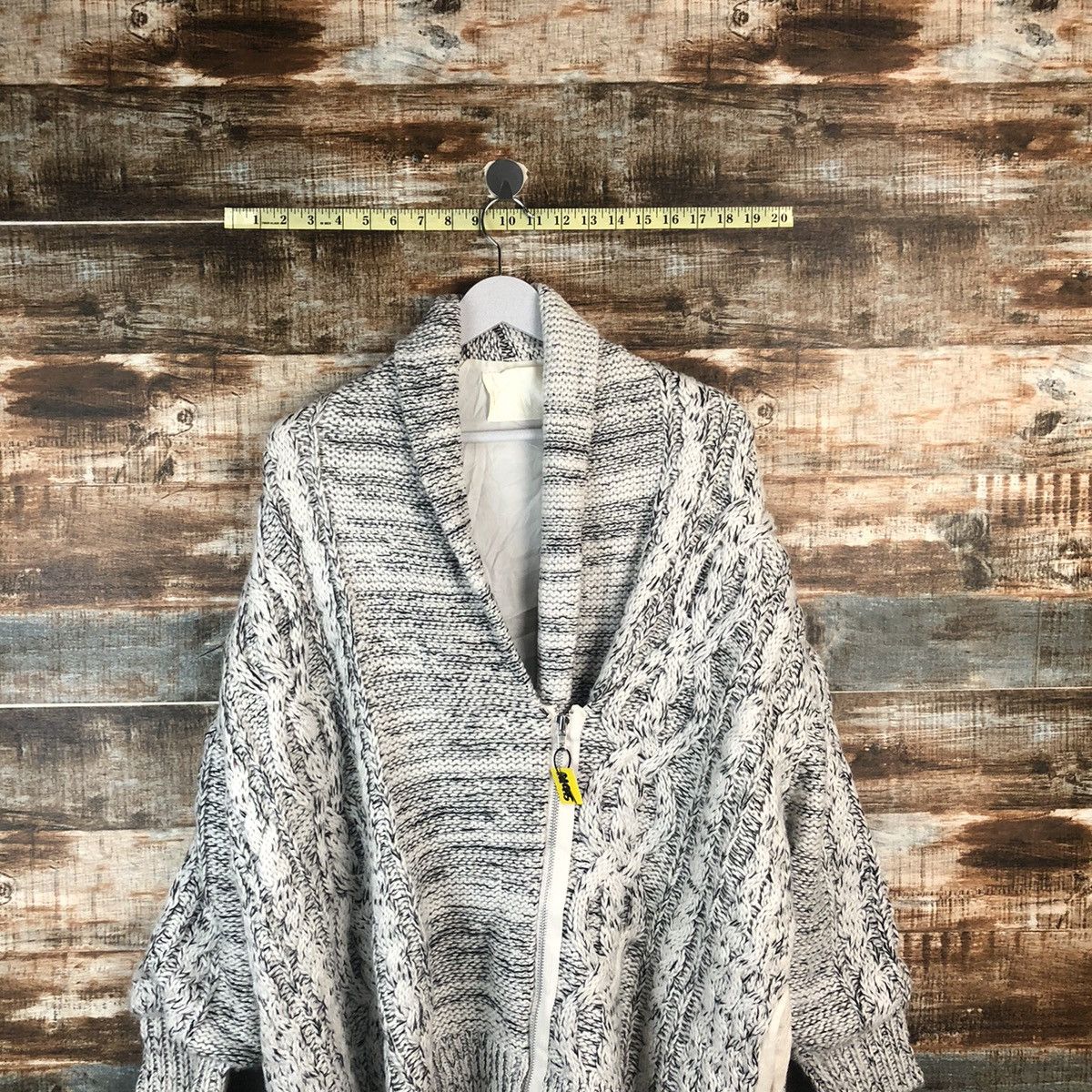 Aran Isles Knitwear Jeansis White Cardigan cable Knitwear #A1995 Size US XL / EU 56 / 4 - 2 Thumbnail