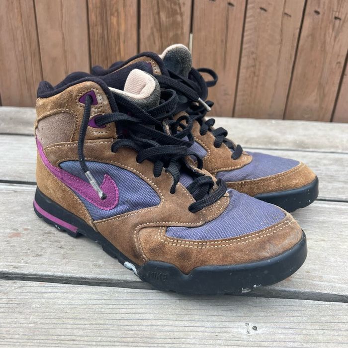 Nike vintage best sale hiking boots