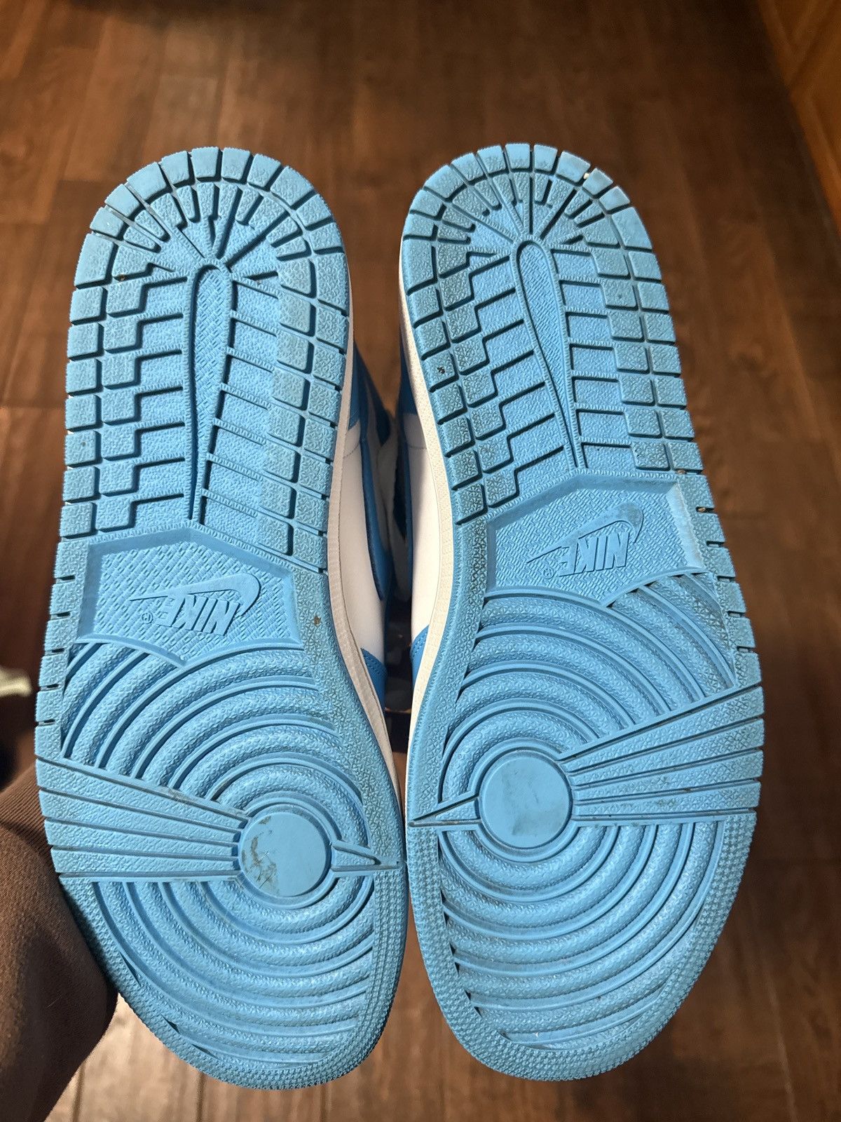 Jordan Brand Air Jordan 1 UNC 2015 Release Size US 10 / EU 43 - 8 Thumbnail