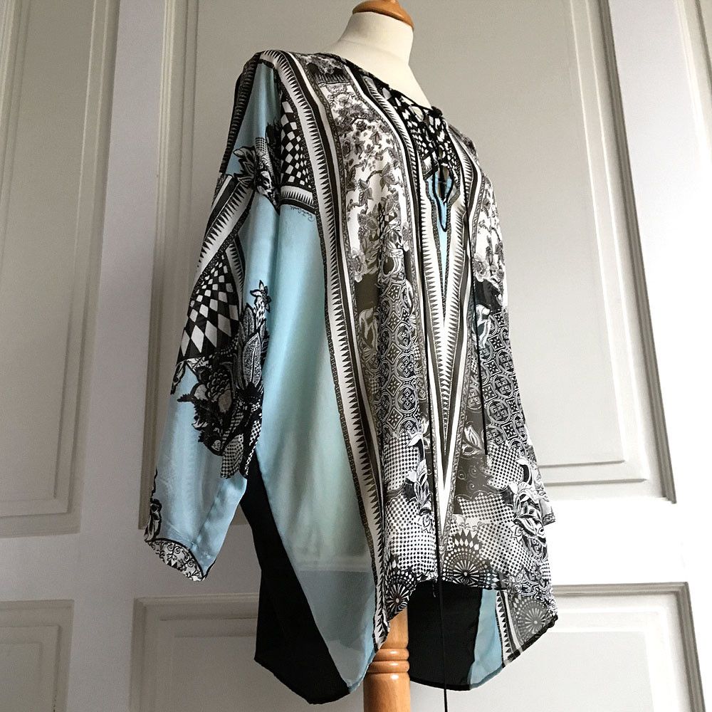 Roberto Cavalli Roberto Cavalli Blue/Black/White Silk Print Lace-Up Top Size ONE SIZE - 2 Thumbnail