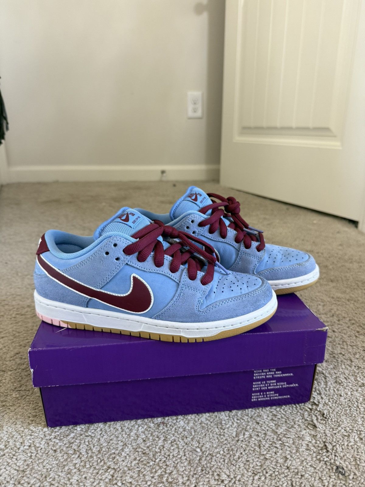 Nike SB Nike SB Phillies Dunk Low PRM Size US 5.5 / EU 38 - 1 Thumbnail
