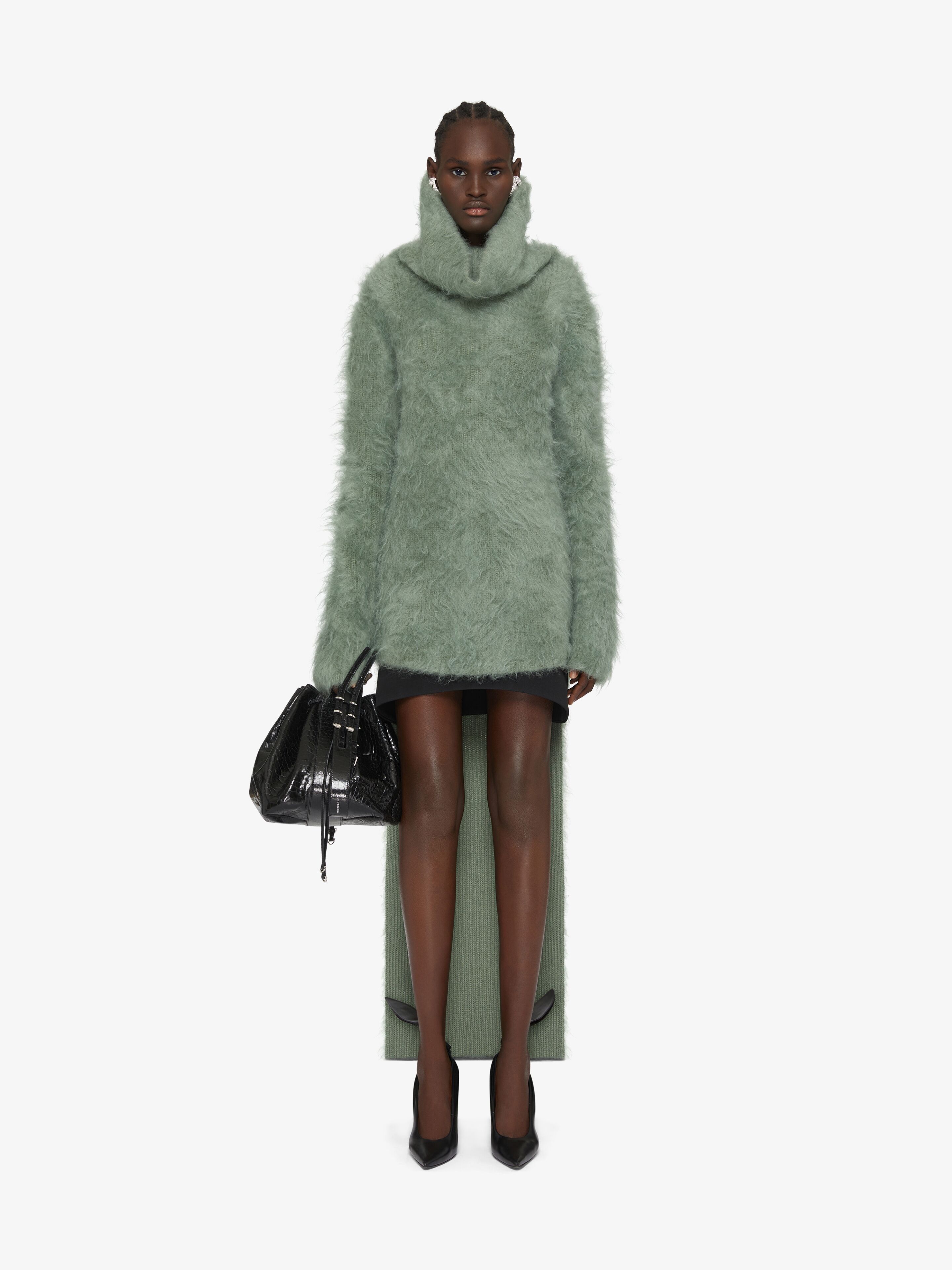 Givenchy o1w1db10825 High Neck Sweater With Calf Length Back Green Size S / US 4 / IT 40 - 2 Thumbnail