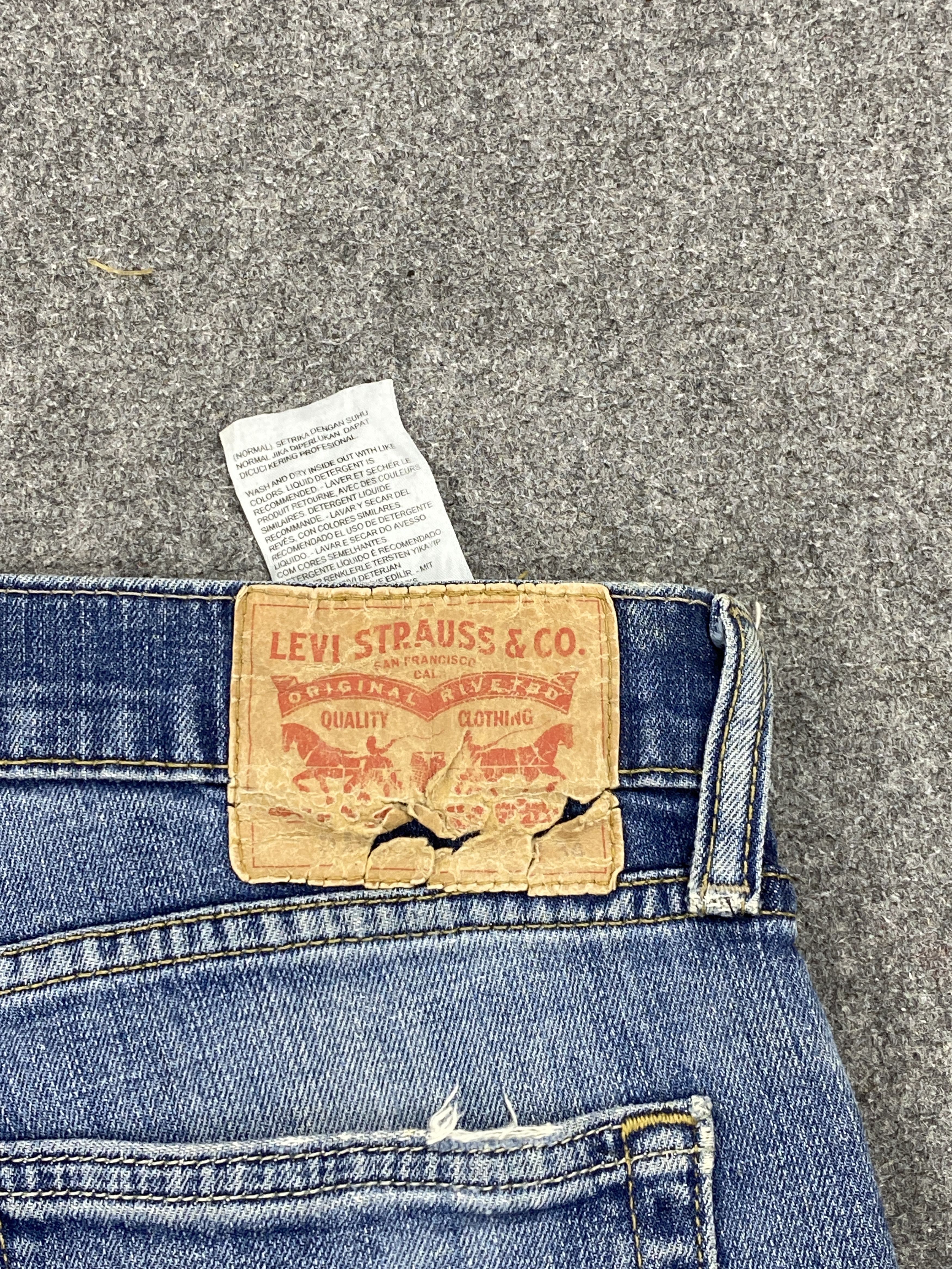 Levi's × Vintage Faded Blue Vintage Levi's 514 Jeans DP2330 Size US 33 - 5 Thumbnail