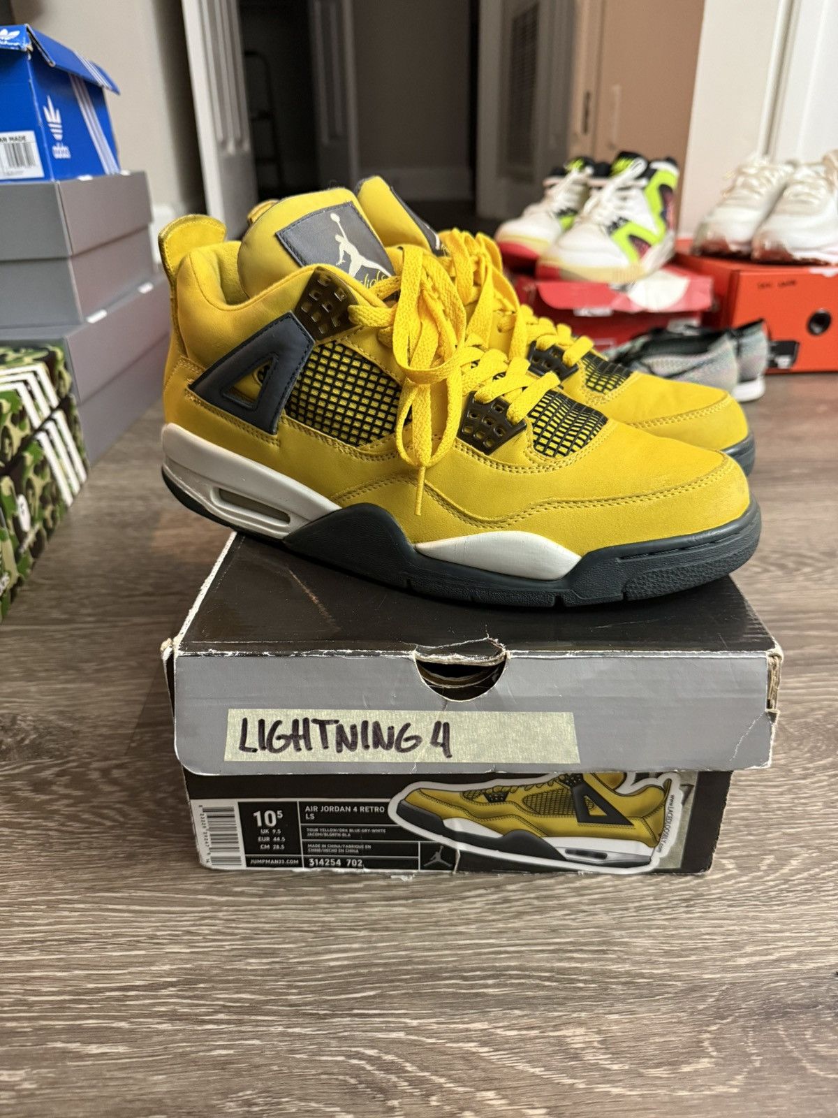 Nike ORIGINAL lightning jordan 4 Size US 10.5 / EU 43-44 - 1 Thumbnail