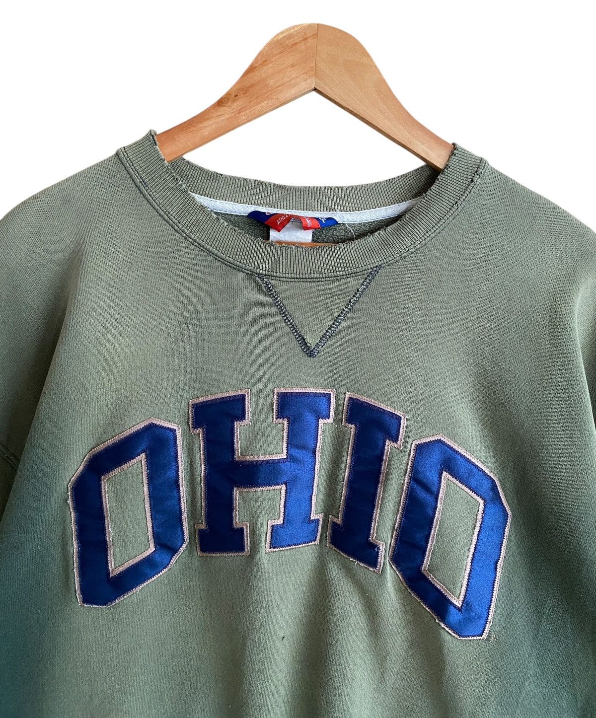 Champion Rare Vintage Champion Ohio Distressed Baggy Sweatshirt 1990s Size US XL / EU 56 / 4 - 3 Thumbnail