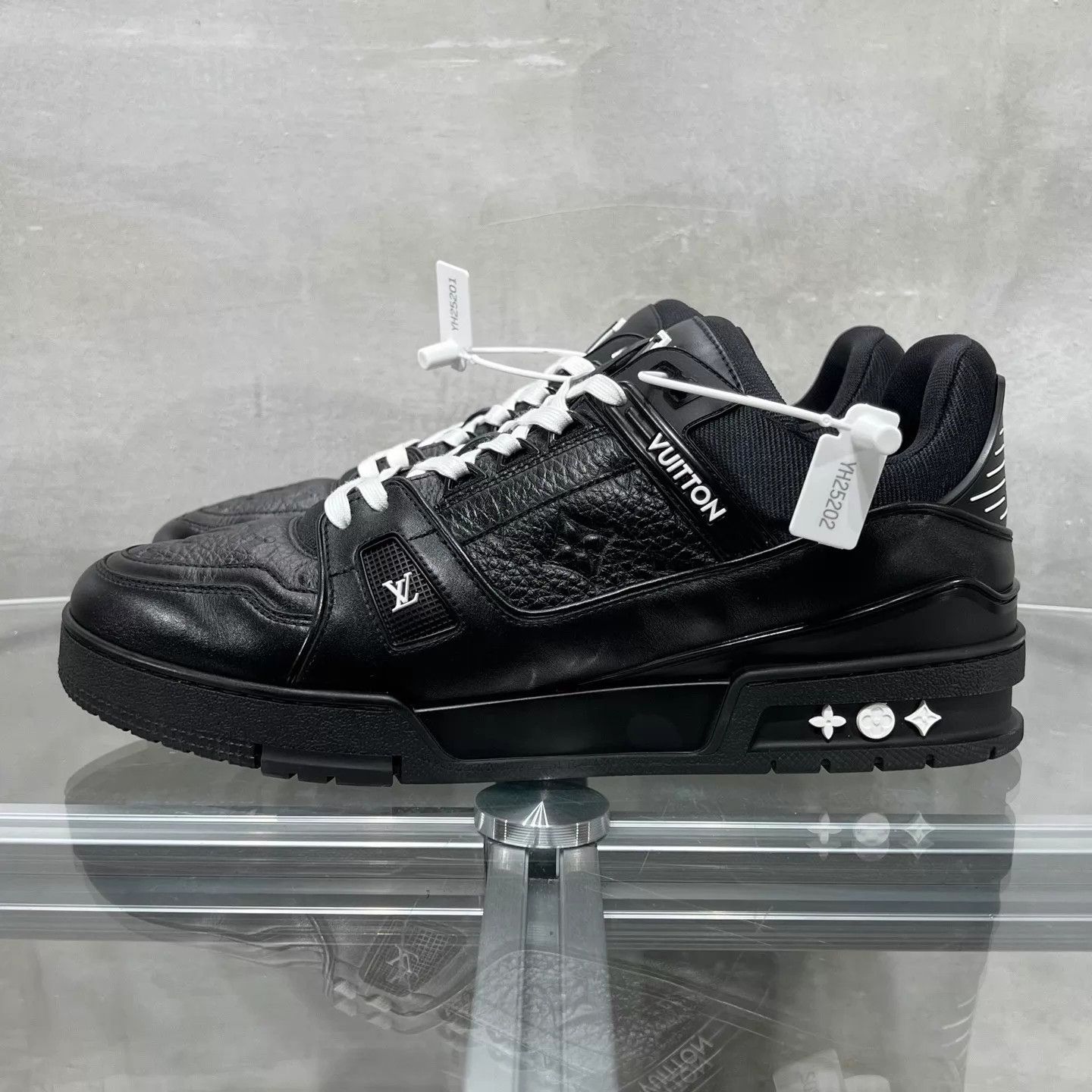 Louis Vuitton LV Trainer Black Warrior Black Art Gallery UK9.5 Size US 10.5 / EU 43-44 - 3 Thumbnail